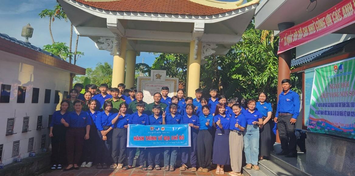 HÀNH TRÌNH VỀ ĐỊA CHỈ ĐỎ TUYÊN TRUYỀN TRUYỀN THỐNG CÁCH MẠNG CHO THẾ HỆ TRẺ