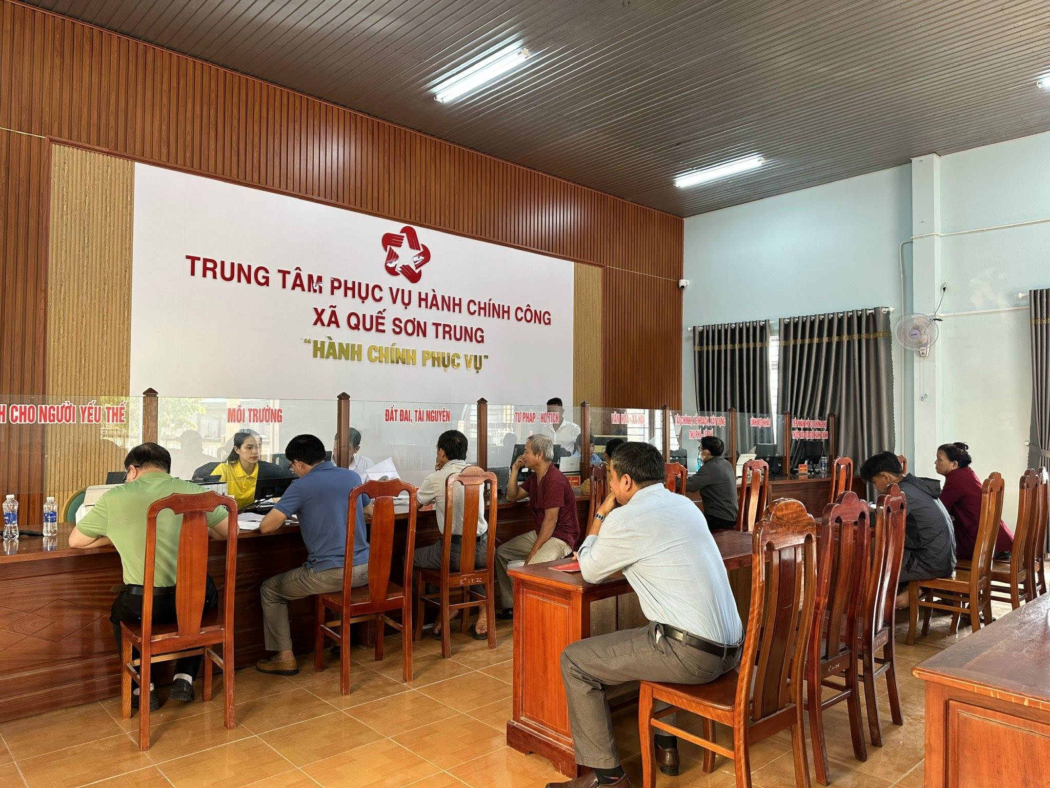 Không yêu cầu nộp giấy tờ đã tích hợp trên VNeID: Giảm thủ tục cho người dân