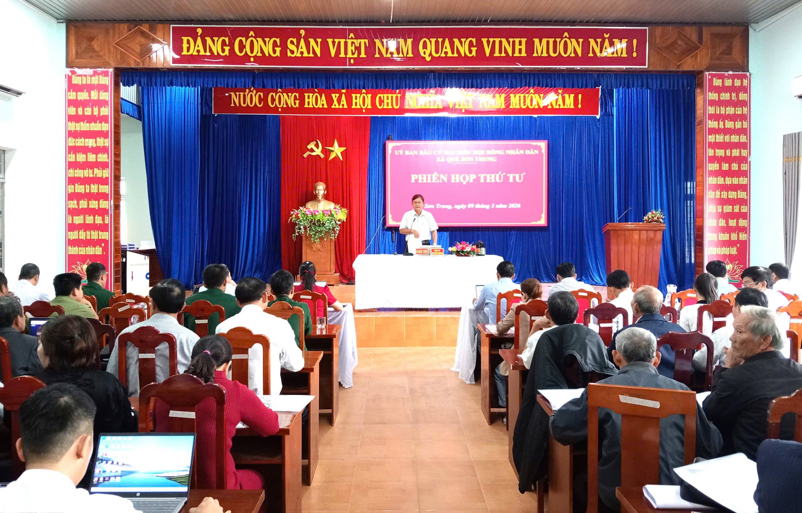 Ủy ban Bầu cử xã Quế Sơn Trung tổ chức Phiên họp thứ tư.