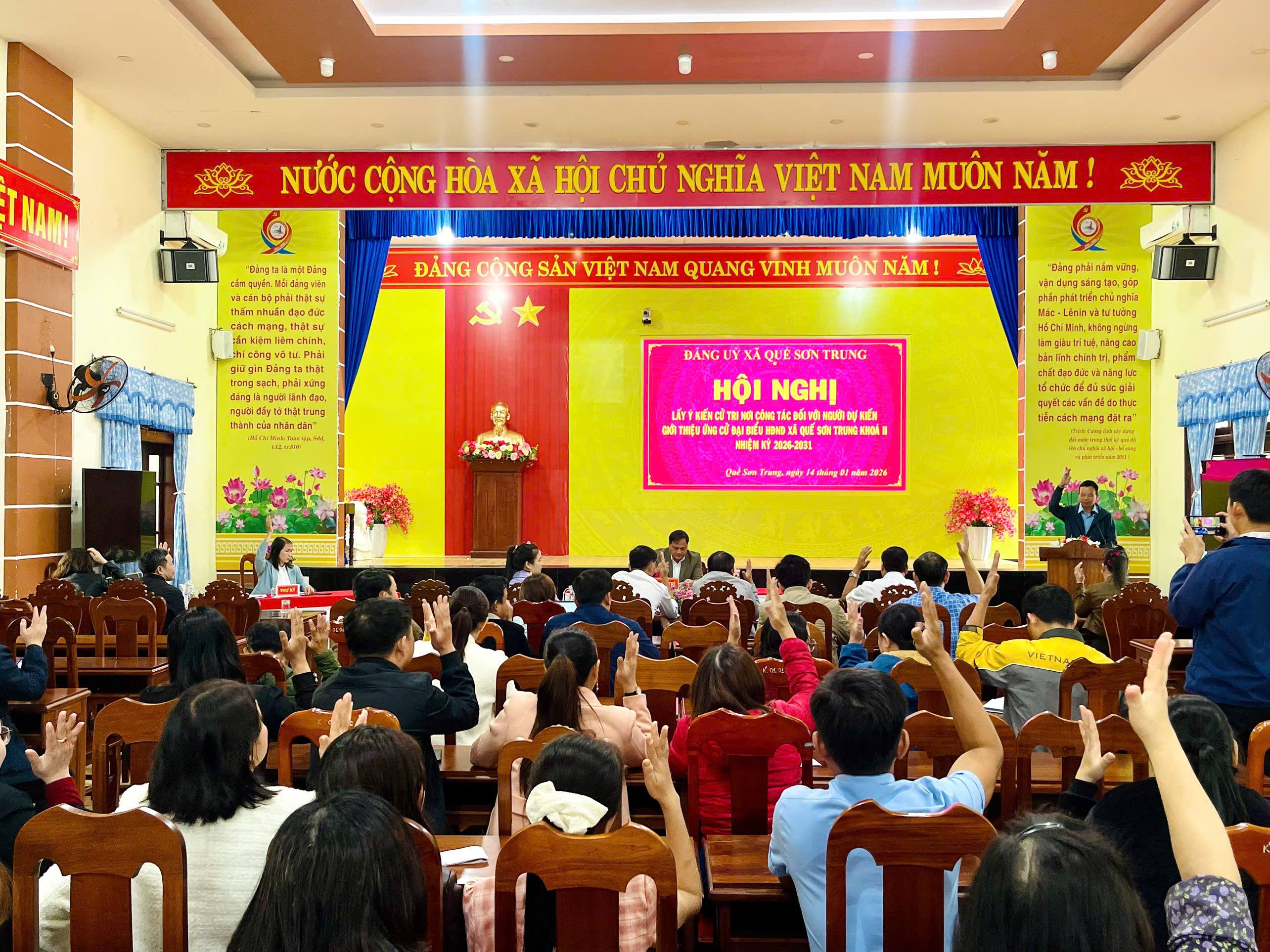 Hội nghị lấy ý kiến cử tri nơi công tác đối với người dự kiến giới thiệu ứng cử đại biểu HĐND xã.