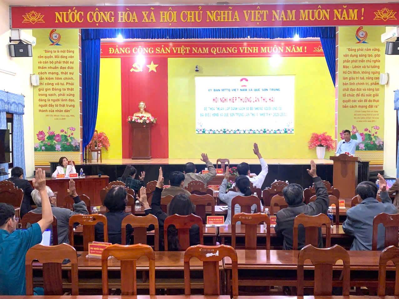 Uỷ ban Mặt trận Tổ quốc Việt Nam xã Quế Sơn Trung tổ chức Hội nghị Hiệp thương lần thứ hai.