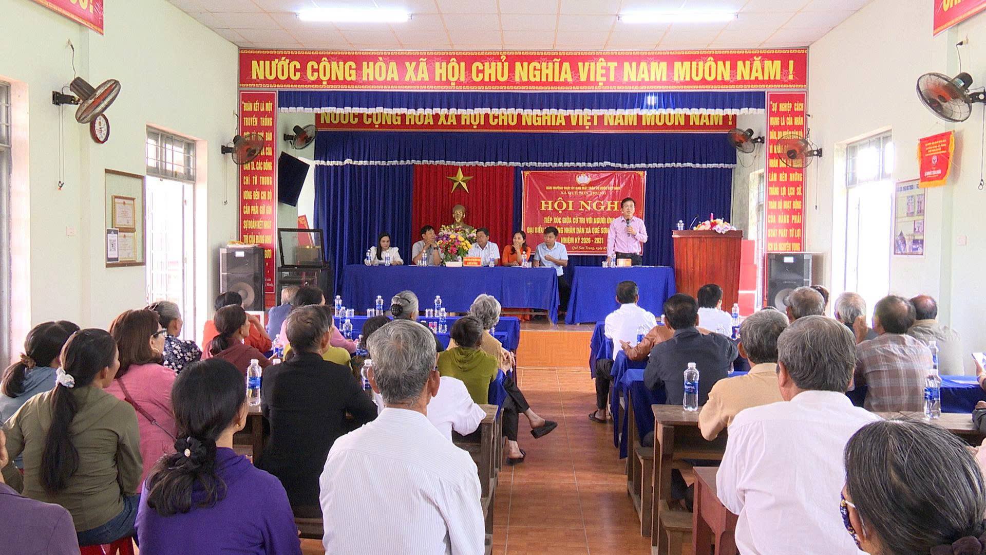 Ứng cử viên đại biểu HĐND xã Quế Sơn Trung khóa II đơn vị số 4 tiếp xúc cử tri