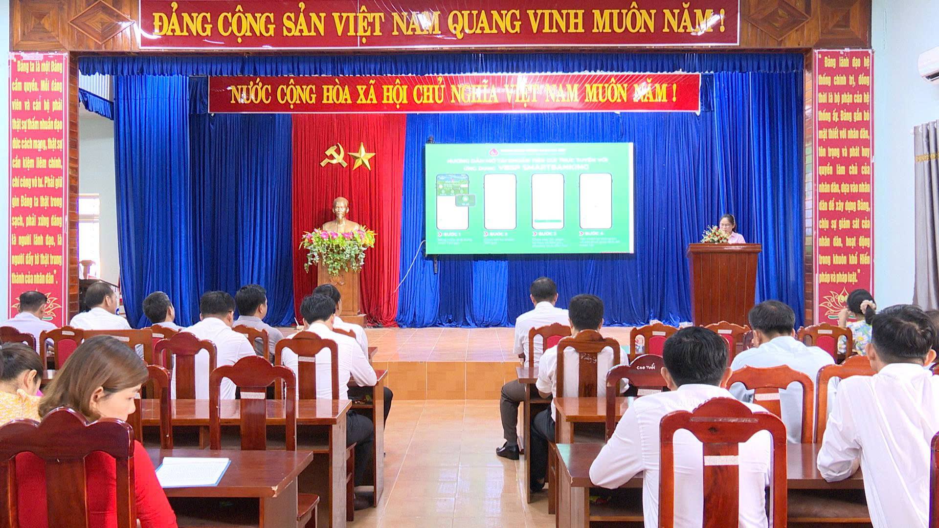 Xã Quế Sơn Trung phát động Gửi tiết kiệm chung tay vì người nghèo