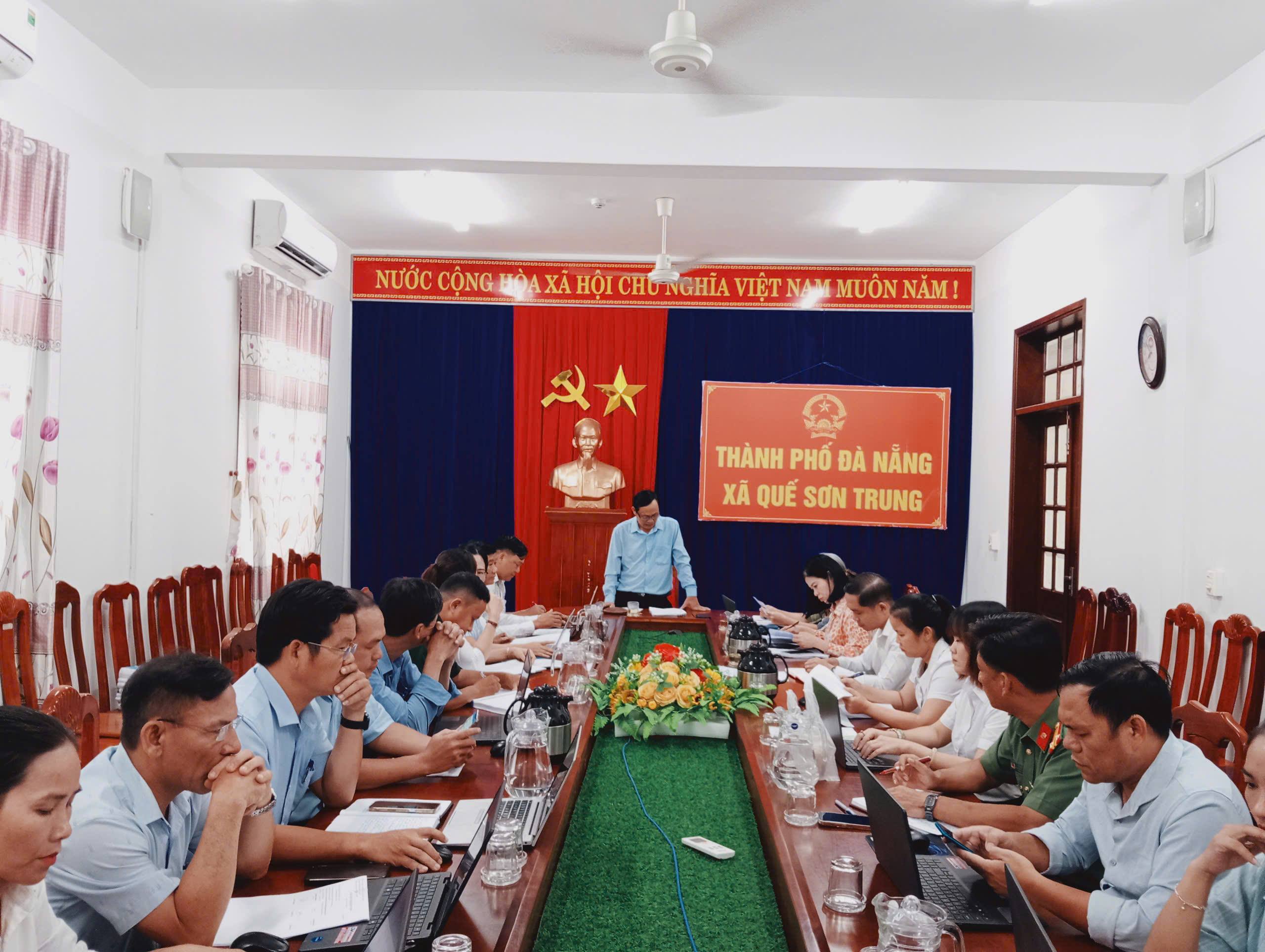 Đoàn kiểm tra công tác phổ biến, giáo dục pháp luật thành phố làm việc với xã Quế Sơn Trung