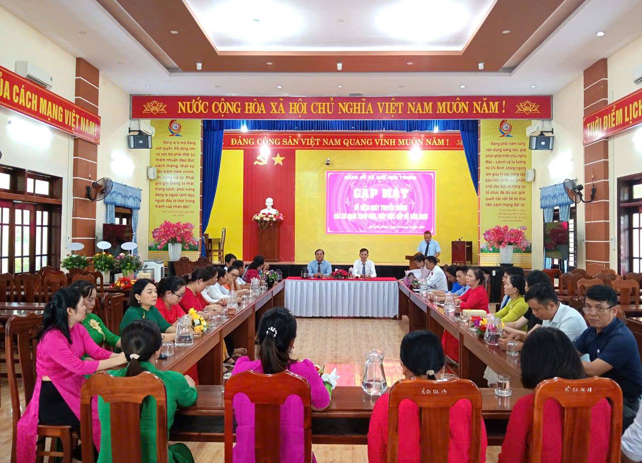 Đảng uỷ xã Quế Sơn Trung gặp mặt Kỷ niệm Ngày truyền thống các cơ quan tham mưu, giúp việc cấp uỷ!