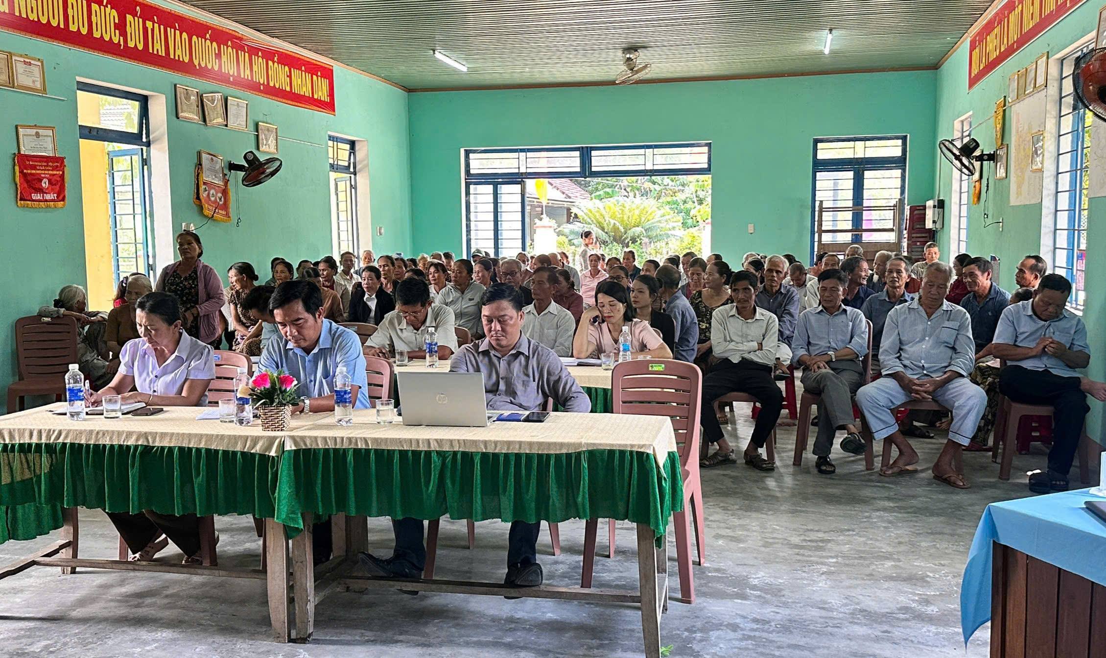 Tổ Đại biểu số 6 HĐND xã Quế Sơn Trung tổ chức tiếp xúc cử tri
