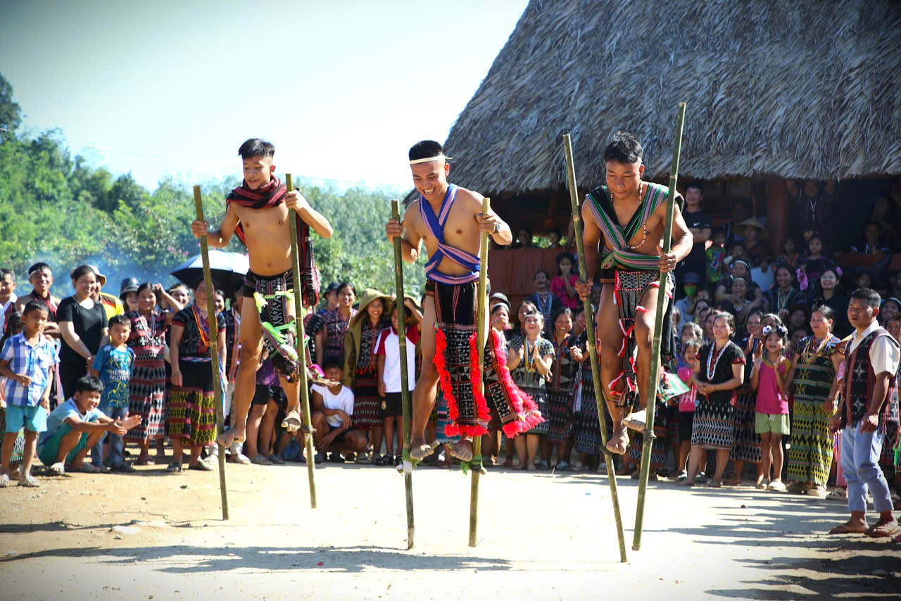 Hình ảnh nổi bật của Tây Giang