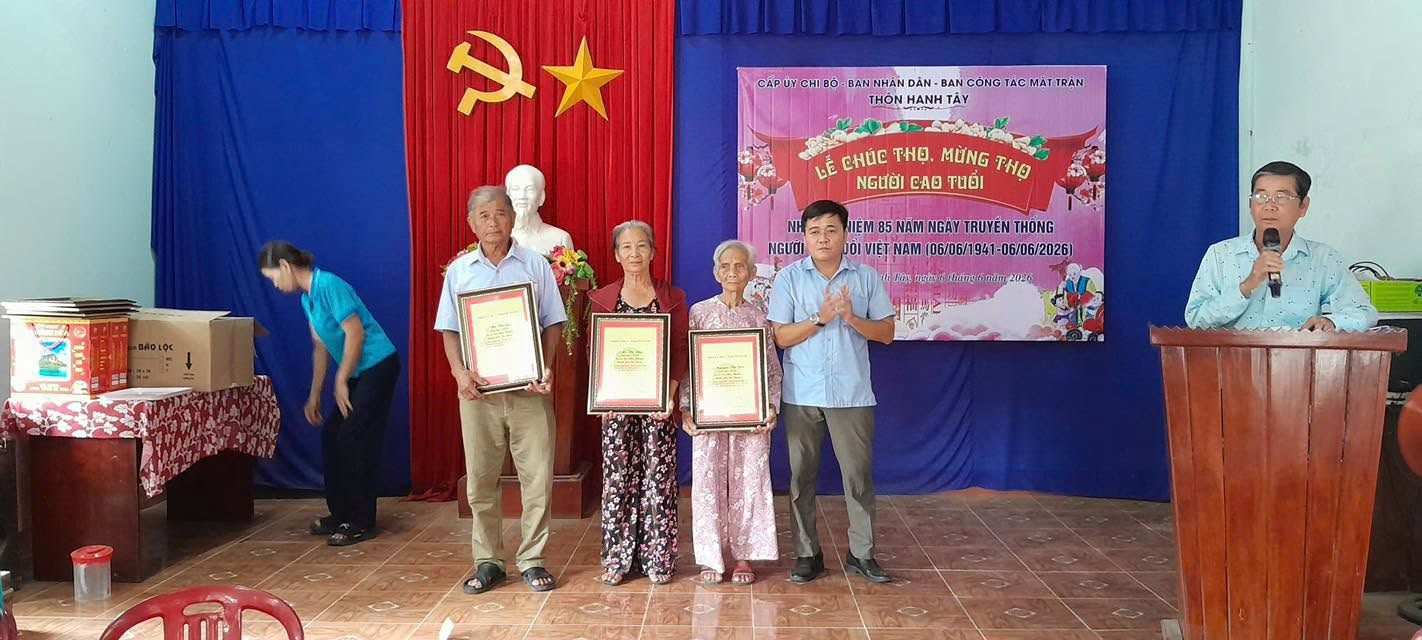 LÃNH ĐẠO XÃ PHÚ THUẬN THAM DỰ LỄ CHÚC THỌ, MỪNG THỌ NGƯỜI CAO TUỔI NĂM 2026 TẠI CÁC THÔN TRÊN ĐỊA BÀN XÃ PHÚ THUẬN