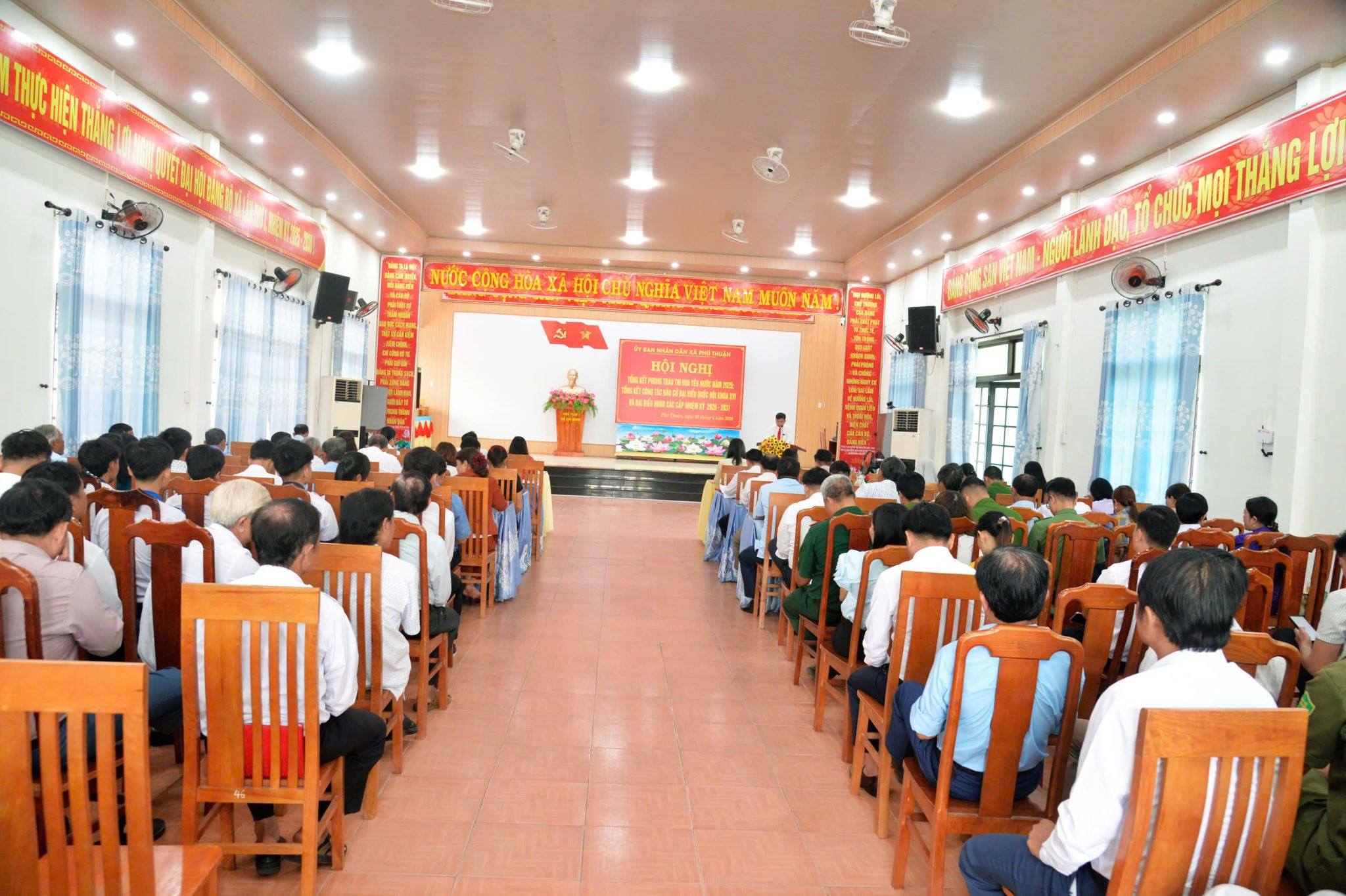 UBND xã Phú Thuận tổ chức Hội nghị tổng kết phong trào thi đua yêu nước năm 2025 và tổng kết công tác bầu cử Đại biểu Quốc hội khóa XVI và đại biểu HĐND các cấp nhiệm kỳ 2026-2031