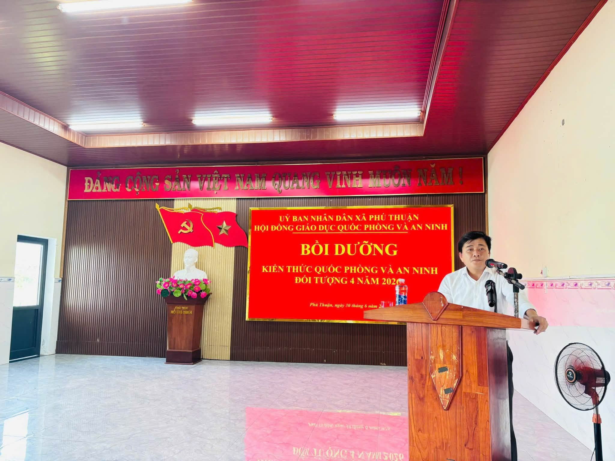 BẾ GIẢNG LỚP BỒI DƯỠNG KIẾN THỨC QUỐC PHÒNG VÀ AN NINH ĐỐI TƯỢNG 4 NĂM 2026