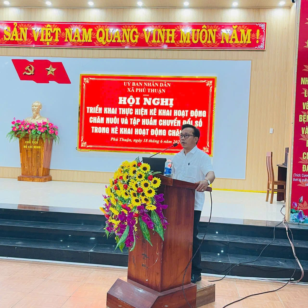 XÃ PHÚ THUẬN TỔ CHỨC HỘI NGHỊ TẬP HUẤN KÊ KHAI HOẠT ĐỘNG CHĂN NUÔI VÀ CẬP NHẬT DỮ LIỆU TRÊN HỆ THỐNG CƠ SỞ DỮ LIỆU QUỐC GIA VỀ CHĂN NUÔI