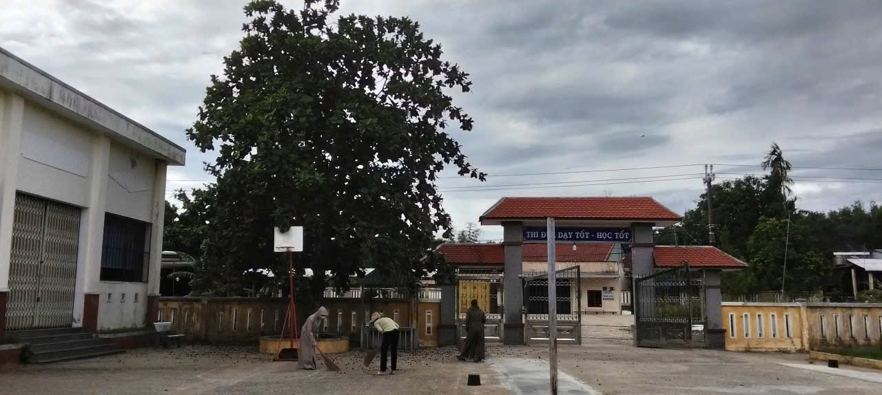 TRƯỜNG TH&amp;THCS ĐẠI CHÁNH RA QUÂN VỆ SINH MÔI TRƯỜNG HƯỞNG ỨNG MỖI TUẦN MỘT THÔNG ĐIỆP XANH
