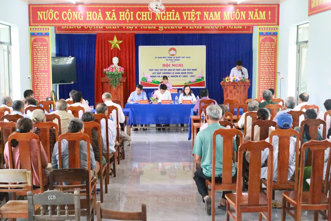 TỔ ĐẠI BIỂU SỐ 1 HĐND XÃ PHÚ THUẬN TIẾP XÚC CỬ TRI THÔN PHÚ LONG