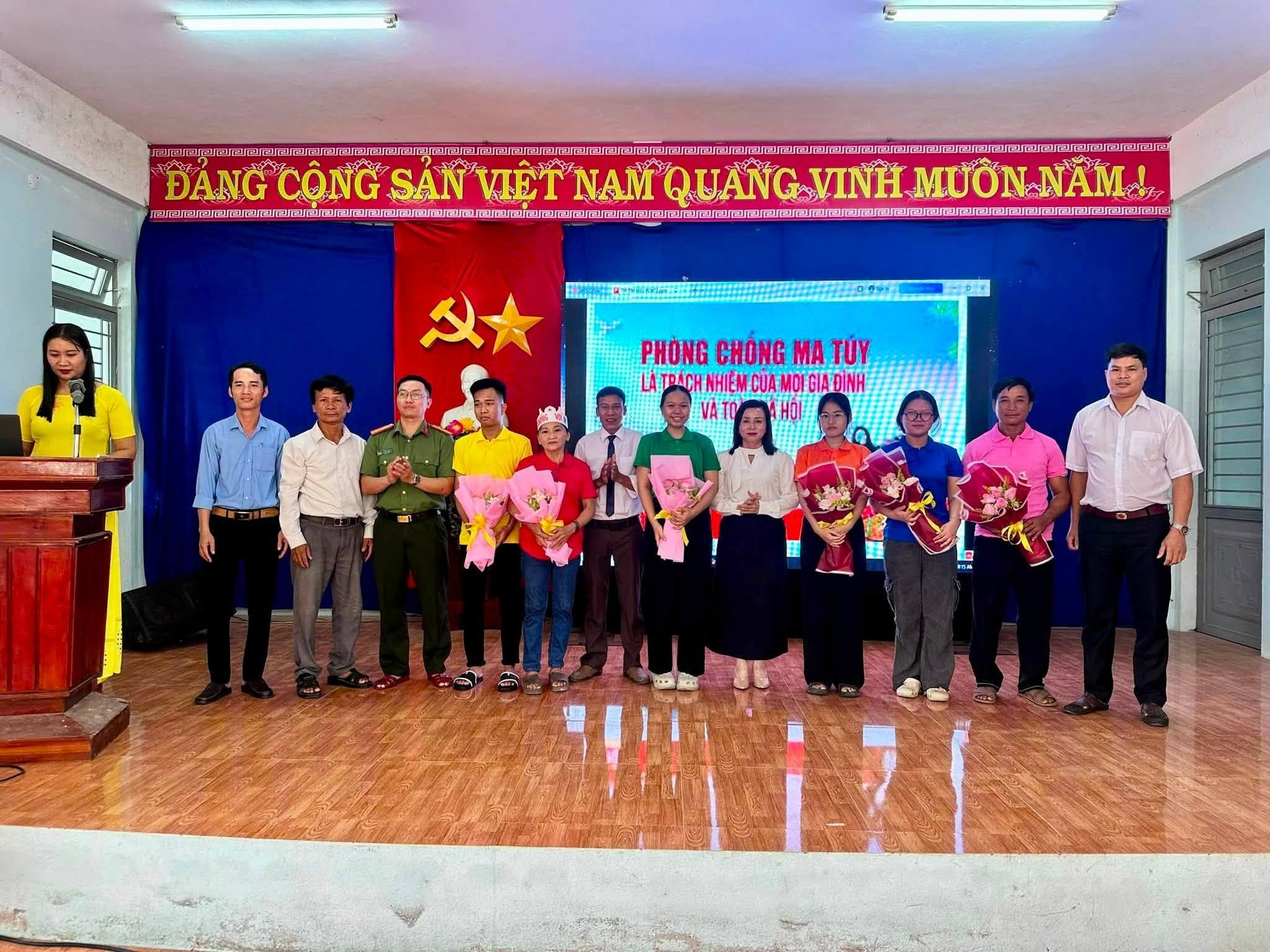 VĂN PHÒNG HĐND&amp;UBND XÃ PHỐI HỢP VỚI THÔN PHÚ XUÂN TỔ CHỨC HỘI THI “RUNG CHUÔNG VÀNG” TUYÊN TRUYỀN PHÒNG, CHỐNG MA TUÝ NĂM 2026