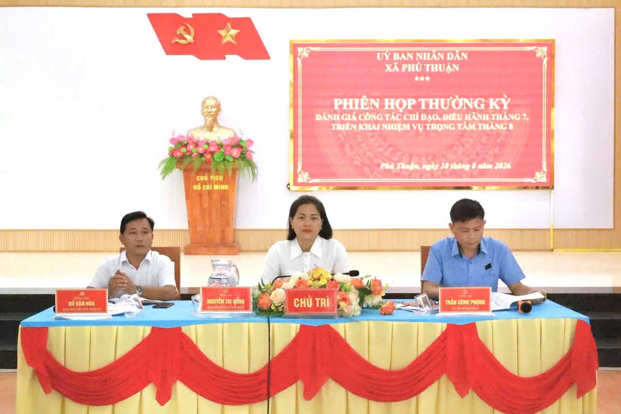 UBND XÃ TỔ CHỨC PHIÊN HỌP THƯỜNG KỲ ĐÁNH GIÁ CÔNG TÁC CHỈ ĐẠO, ĐIỀU HÀNH THÁNG 7 - TRIỂN KHAI NHIỆM VỤ TRỌNG TÂM THÁNG 8