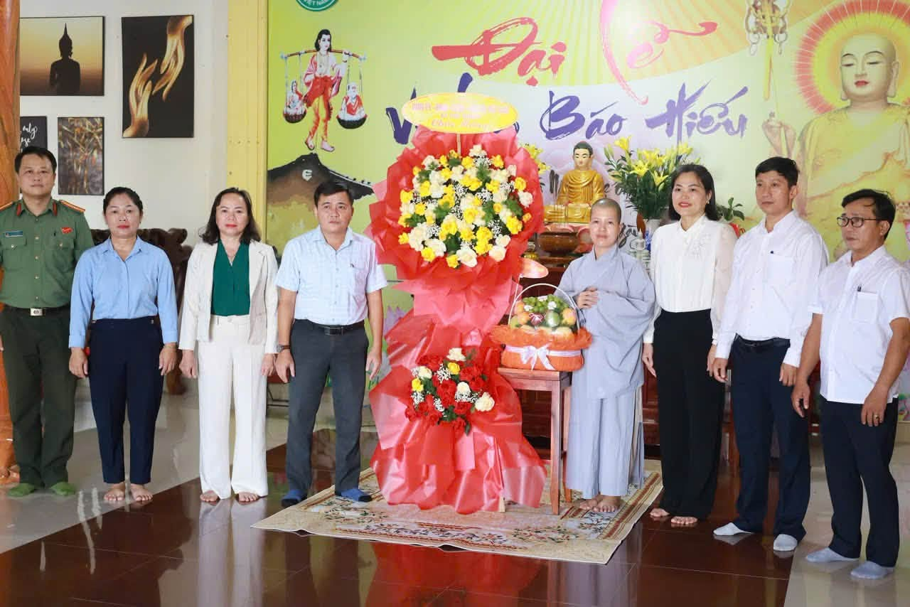 LÃNH ĐẠO XÃ PHÚ THUẬN THĂM, CHÚC MỪNG CÁC CƠ SỞ THỜ TỰ PHẬT GIÁO NHÂN LỄ VU LAN BÁO HIẾU NĂM 2026