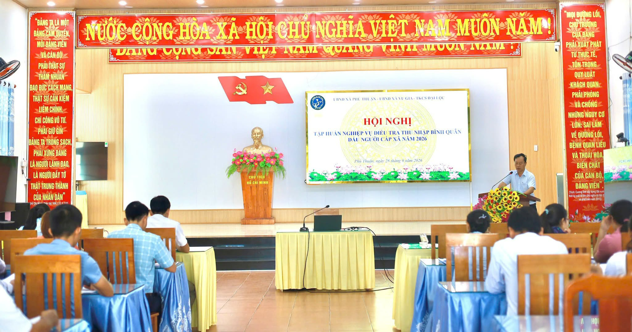 UBND XÃ PHÚ THUẬN, VU GIA VÀ THỐNG KÊ CƠ SỞ ĐẠI LỘC PHỐI HỢP TỔ CHỨC TẬP HUẬN NGHIỆP VỤ ĐIỀU TRA THU NHẬP BÌNH QUÂN ĐẦU NGƯỜI CẤP XÃ NĂM 2026