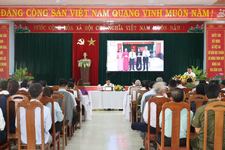 VIỆT AN KHEN THƯỞNG 14 TẬP THỂ VÀ 55 CÁ NHÂN CÓ THÀNH TÍCH XUẤT SẮC TRONG CÔNG TÁC BẦU CỬ
