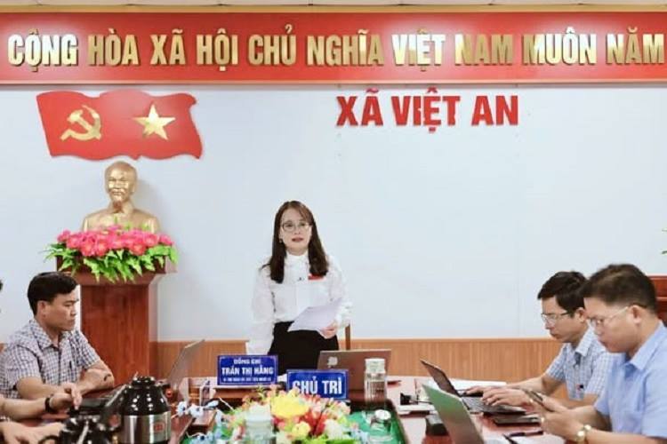 THƯỜNG TRỰC ĐẢNG ỦY XÃ VIỆT AN LÀM VIỆC VỚI UBND XÃ VỀ TÌNH HÌNH KINH TẾ - XÃ HỘI QUÝ I