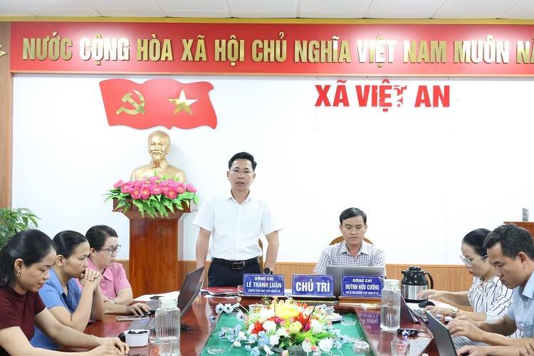 VIỆT AN GẶP MẶT, ĐỘNG VIÊN NGƯỜI HOẠT ĐỘNG KHÔNG CHUYÊN TRÁCH XÃ