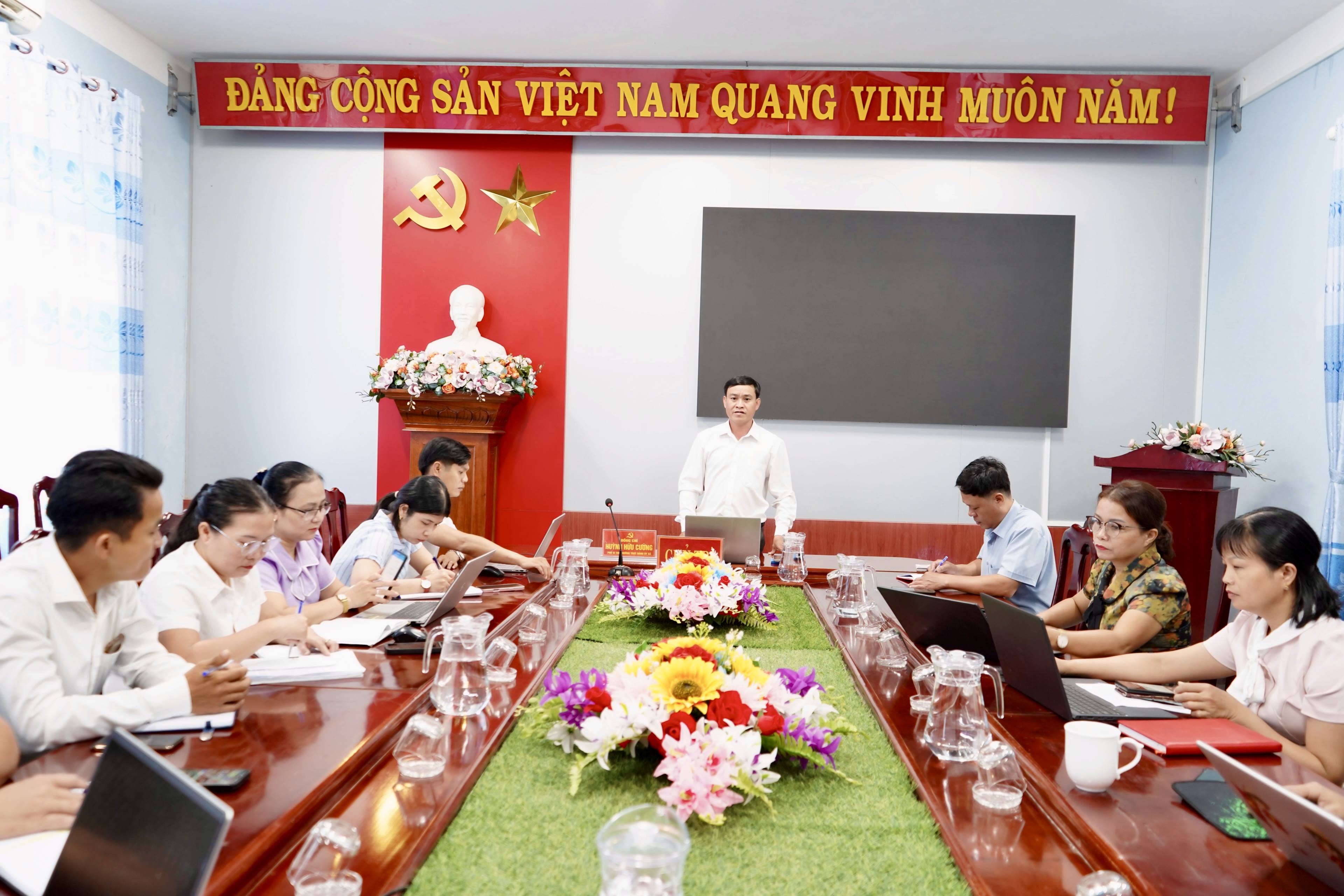 THƯỜNG TRỰC ĐẢNG ỦY GIAO BAN CÔNG TÁC MẶT TRẬN VÀ CÁC TỔ CHỨC CHÍNH TRỊ - XÃ HỘI