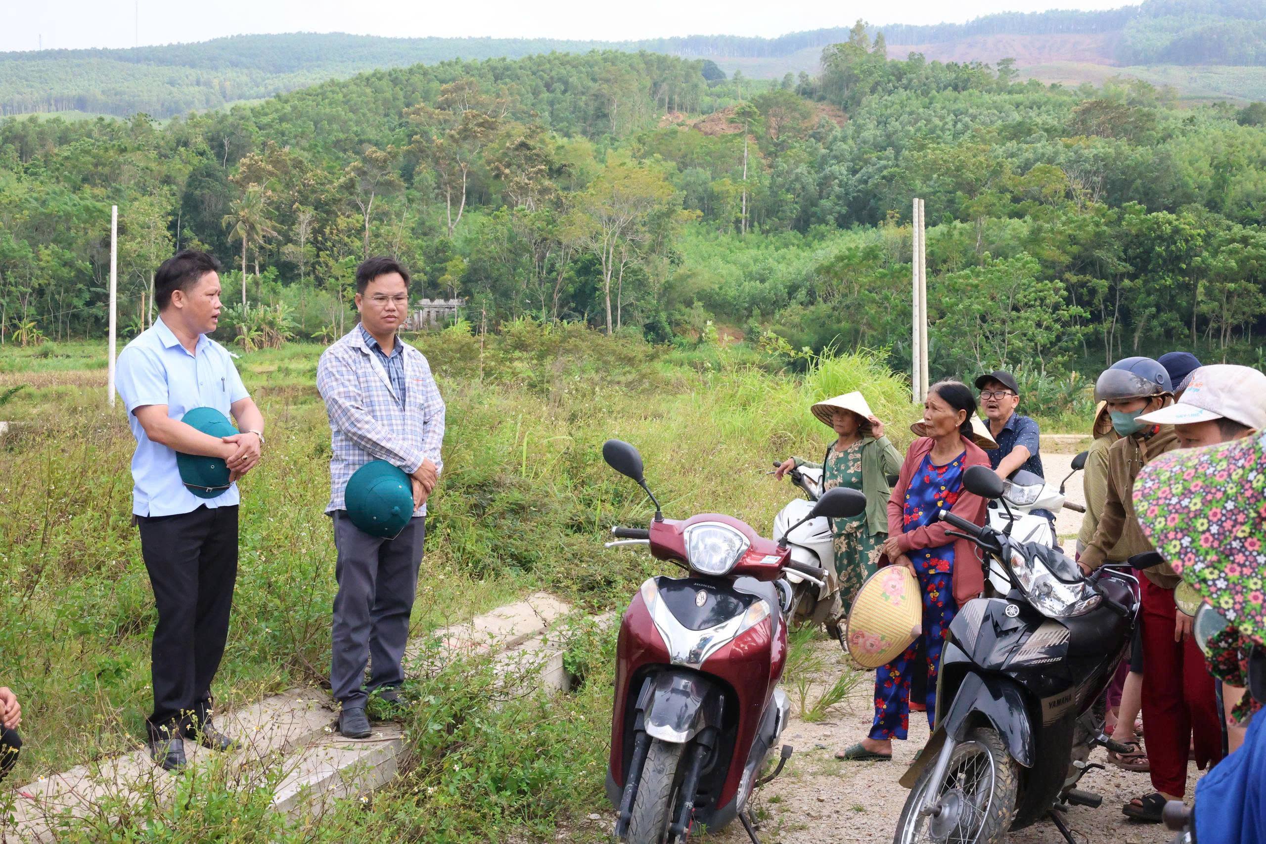 BÀN GIAO ĐẤT CHO HỘ DÂN TẠI KHU TÁI ĐỊNH CƯ NÚI GAI