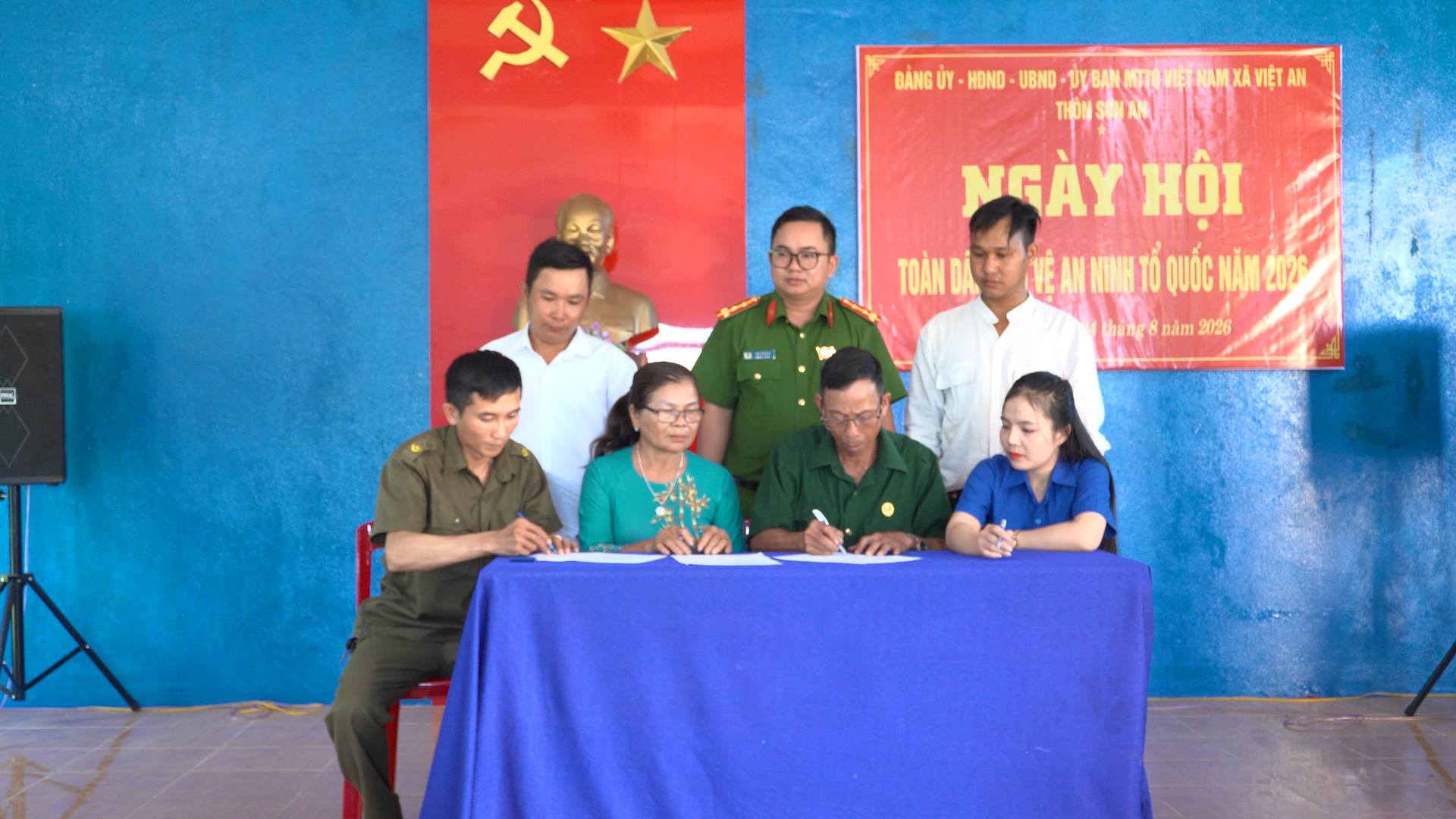THÔN SƠN AN TỔ CHỨC NGÀY HỘI TOÀN DÂN BẢO VỆ AN NINH TỔ QUỐC