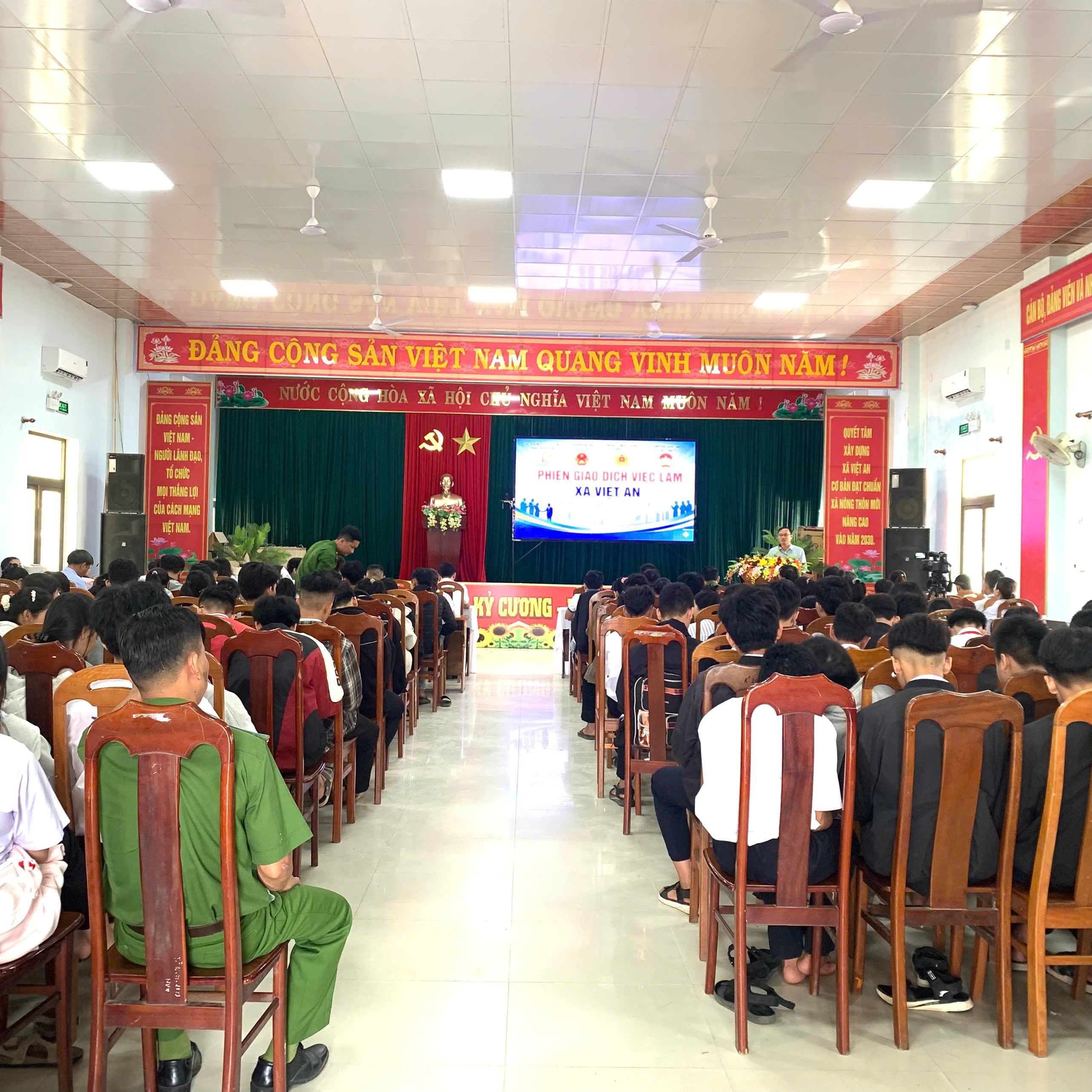 Trên 150 đoàn viên, thanh niên và người lao động xã Việt An tham gia Phiên giao dịch việc làm năm 2026