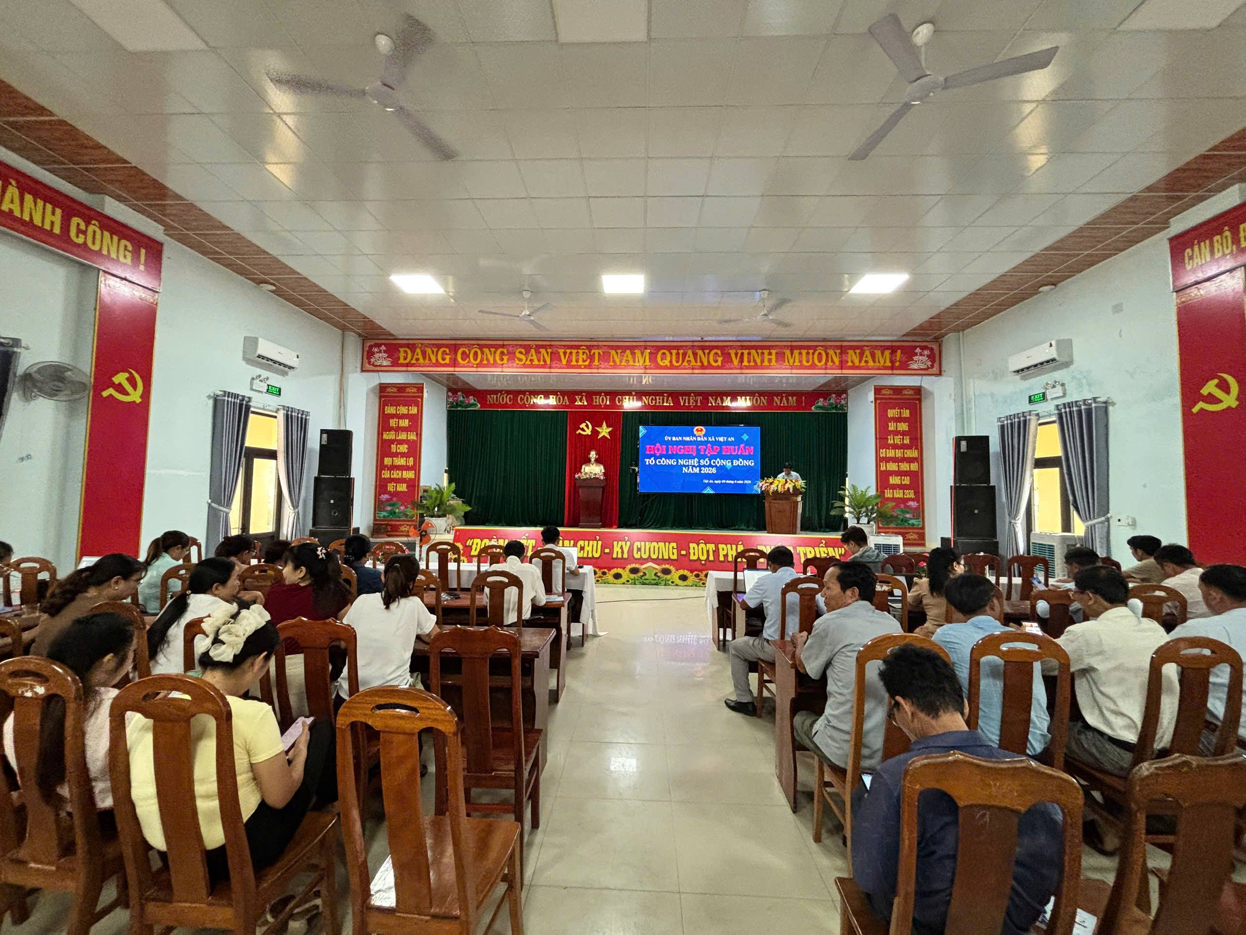 TẬP HUẤN KỸ NĂNG SỐ CHO CÁC TỔ CÔNG NGHỆ SỐ CỘNG ĐỒNG – NÂNG CAO NĂNG LỰC, THÚC ĐẨY CHUYỂN ĐỔI SỐ TẠI CƠ SỞ