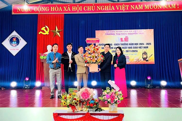 TRƯỜNG TH&amp;THCS NGUYỄN TRÃI TỔ CHỨC LỄ TUYÊN DƯƠNG - KHEN THƯỞNG NĂM HỌC 2024 - 2025