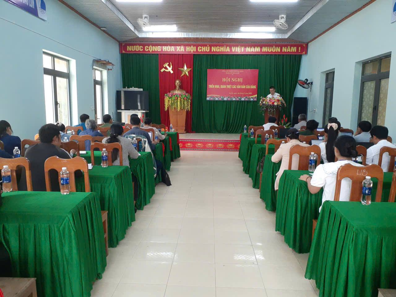 ĐẢNG ỦY XÃ LA ÊÊ TỔ CHỨC HỘI NGHỊ QUÁN TRIỆT, TRIỂN KHAI QUY ĐỊNH SỐ 342-QĐ/BTCTW VÀ QUY ĐỊNH SỐ 348-QĐ/BTCTW CỦA BAN TỔ CHỨC TRUNG ƯƠNG