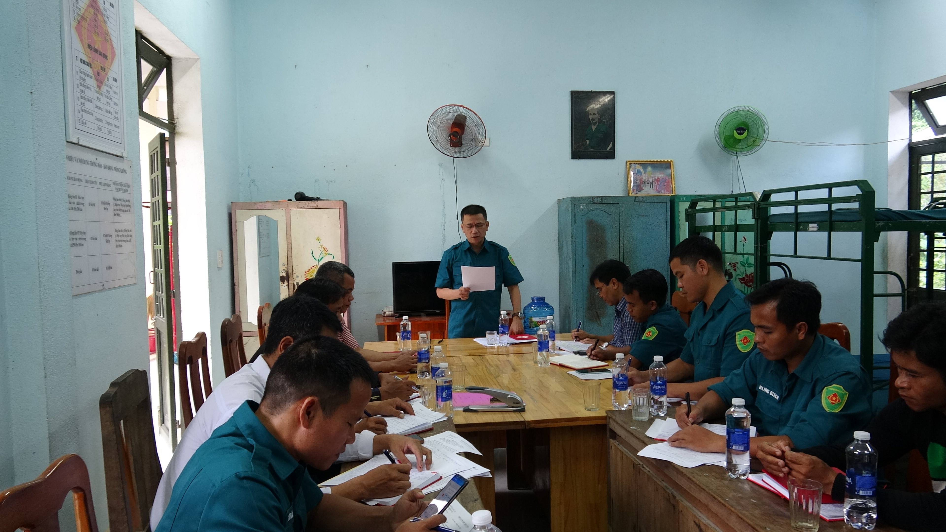ỦY BAN KIỂM TRA ĐẢNG ỦY XÃ LA ÊÊ KIỂM TRA CÔNG TÁC TÀI CHÍNH ĐẢNG TẠI CHI BỘ QUÂN SỰ