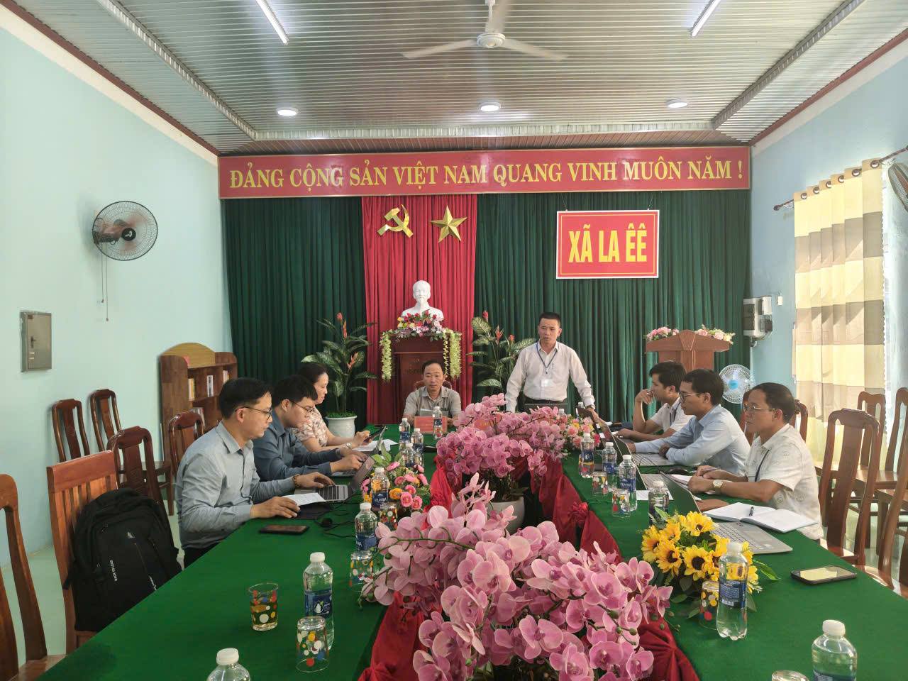 VĂN PHÒNG THÀNH ỦY KHẢO SÁT, HƯỚNG DẪN CÔNG TÁC CHUYỂN ĐỔI SỐ, CƠ YẾU TẠI ĐẢNG ỦY XÃ LA ÊÊ