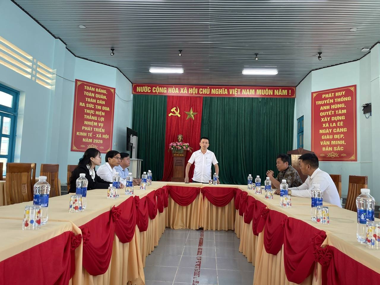 LÃNH ĐẠO XÃ LA ÊÊ THĂM, CHÚC MỪNG NHÂN KỶ NIỆM 101 NĂM NGÀY BÁO CHÍ CÁCH MẠNG VIỆT NAM (21/6/1925 - 21/6/2026)