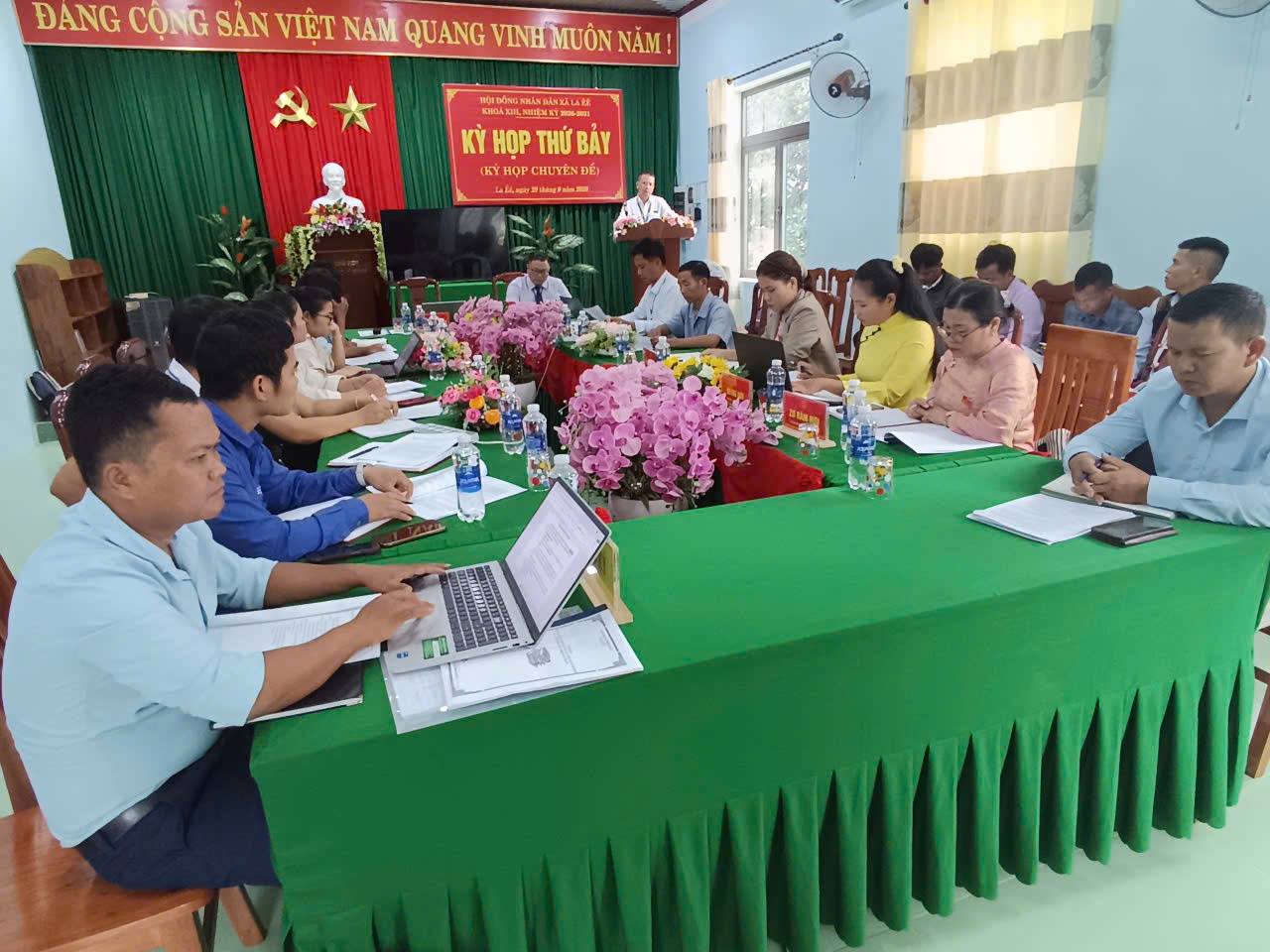 HĐND XÃ LA ÊÊ KHÓA XIII TỔ CHỨC KỲ HỌP THỨ BẢY, ĐỊNH HƯỚNG PHÁT TRIỂN NÔNG NGHIỆP SẠCH GẮN VỚI DU LỊCH CỘNG ĐỒNG