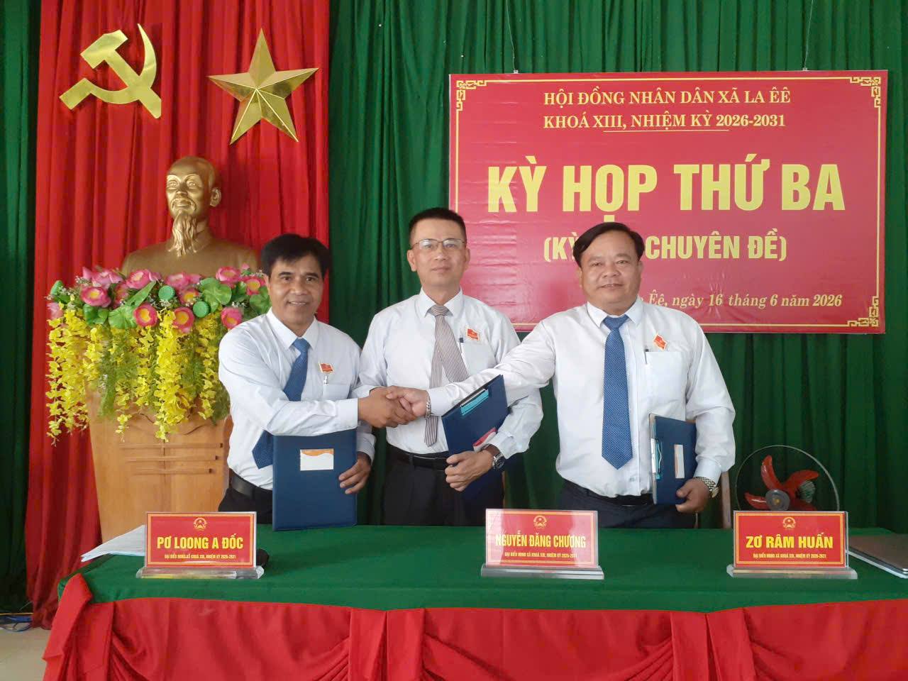 HĐND XÃ LA ÊÊ KHÓA XIII TỔ CHỨC KỲ HỌP THỨ BA (KỲ HỌP CHUYÊN ĐỀ), THÔNG QUA NHIỀU NỘI DUNG QUAN TRỌNG