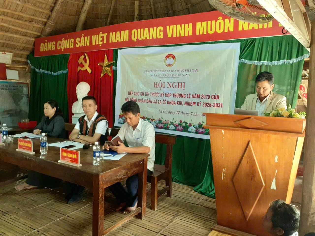 LA ÊÊ TỔ CHỨC TIẾP XÚC CỬ TRI TRƯỚC KỲ HỌP THƯỜNG LỆ GIỮA NĂM 2026 HĐND XÃ KHÓA XIII