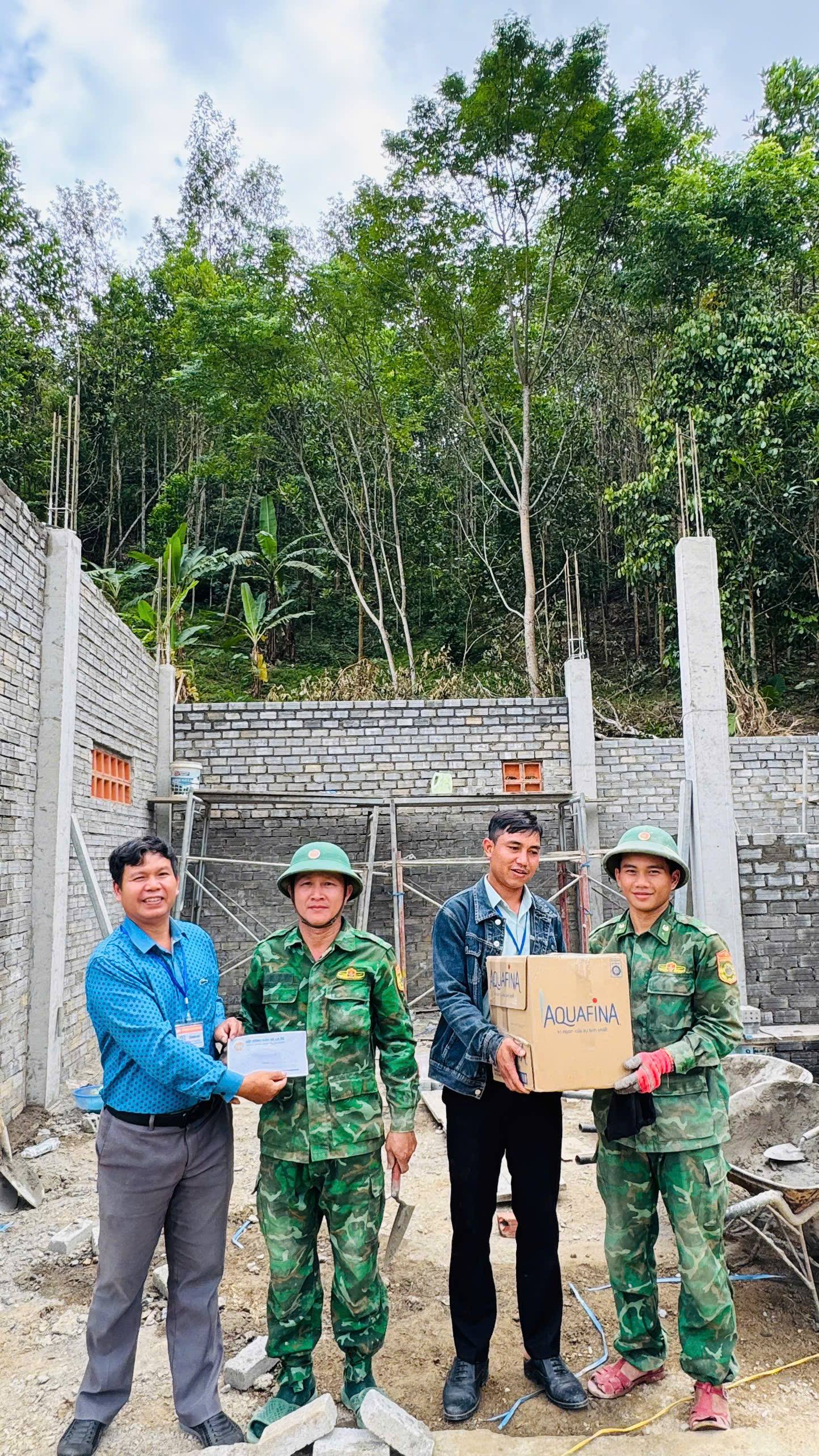 HỘI NÔNG DÂN, HỘI CỰU CHIẾN BINH XÃ LA ÊÊ THĂM, ĐỘNG VIÊN CÁN BỘ, CHIẾN SĨ ĐỒN BIÊN PHÒNG LA ÊÊ