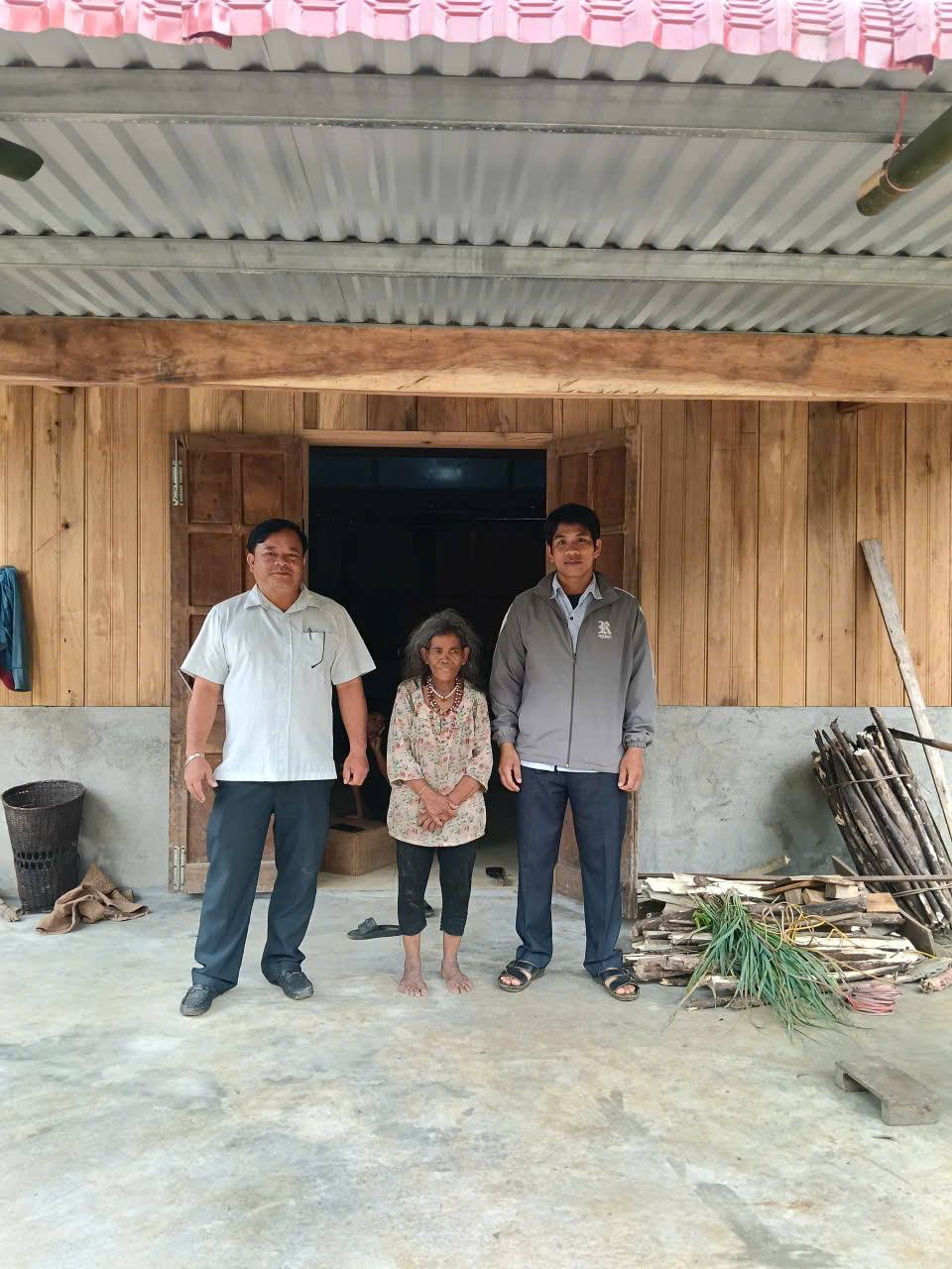 LÃNH ĐẠO ỦY BAN MTTQ VIỆT NAM XÃ LA ÊÊ KIỂM TRA TIẾN ĐỘ XÂY DỰNG NHÀ Ở CHO HỘ NGHÈO TỪ NGUỒN HỖ TRỢ CỦA ĐOÀN ĐẠI BIỂU QUỐC HỘI THÀNH PHỐ ĐÀ NẴNG