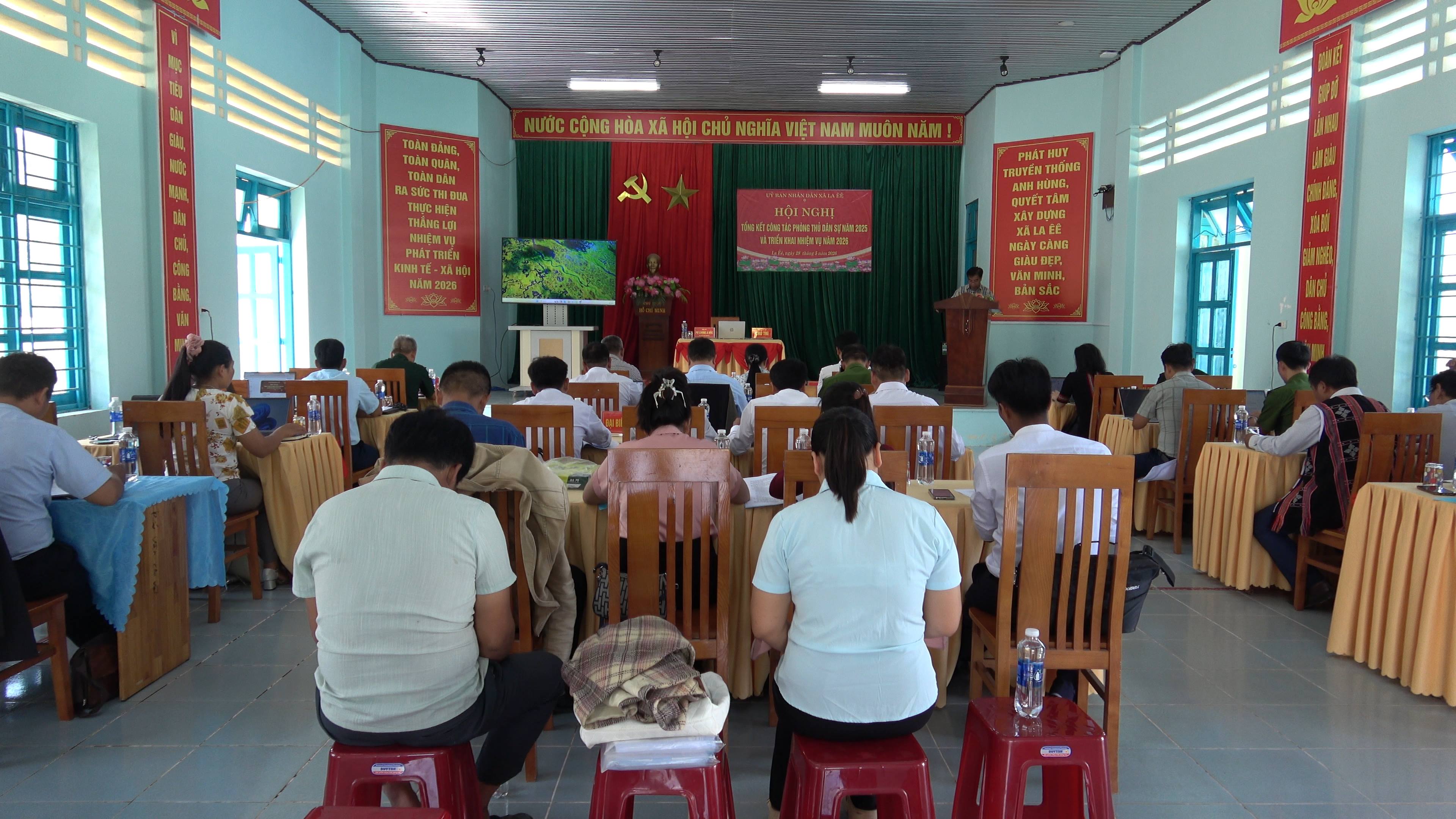 XÃ LA ÊÊ TỔNG KẾT CÔNG TÁC PHÒNG THỦ DÂN SỰ NĂM 2025 TRIỂN KHAI NHIỆM VỤ NĂM 2026.