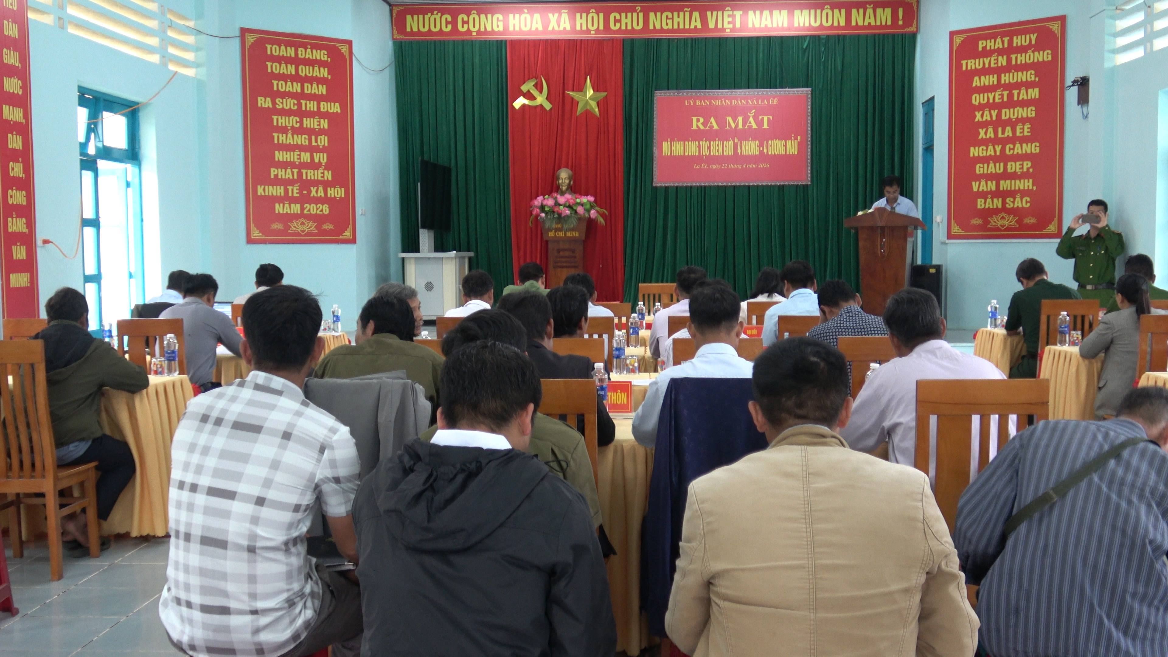 RA MẮT MÔ HÌNH “DÒNG TỘC BIÊN GIỚI 4 KHÔNG – 4 GƯƠNG MẪU” Ở LA ÊÊ: PHÁT HUY SỨC MẠNH CỘNG ĐỒNG GIỮ VỮNG AN NINH BIÊN GIỚI