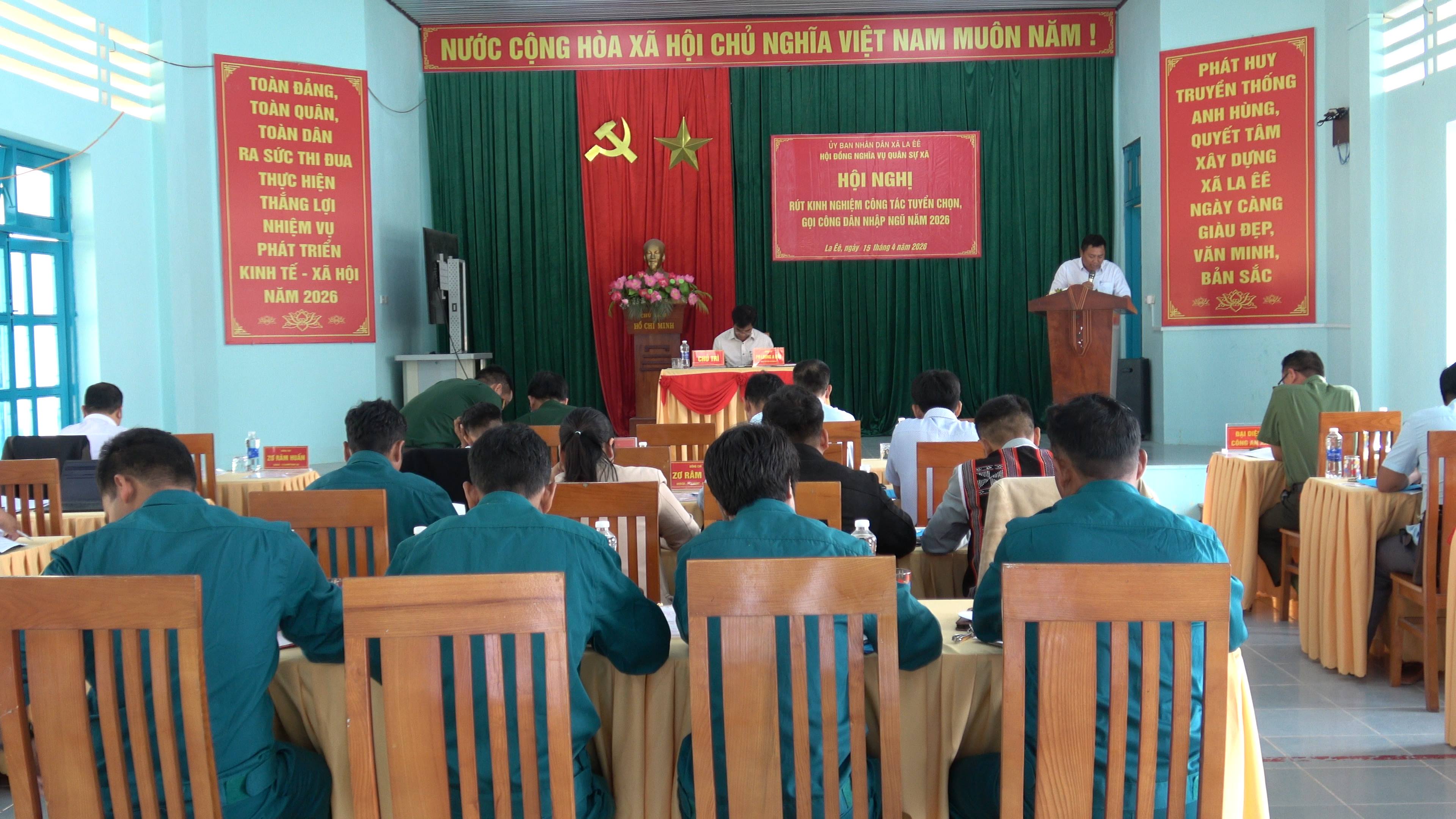 LA ÊÊ RÚT KINH NGHIỆM CÔNG TÁC TUYỂN QUÂN NĂM 2026, NÂNG CAO CHẤT LƯỢNG TUYỂN CHỌN VÀ GỌI CÔNG DÂN NHẬP NGŨ