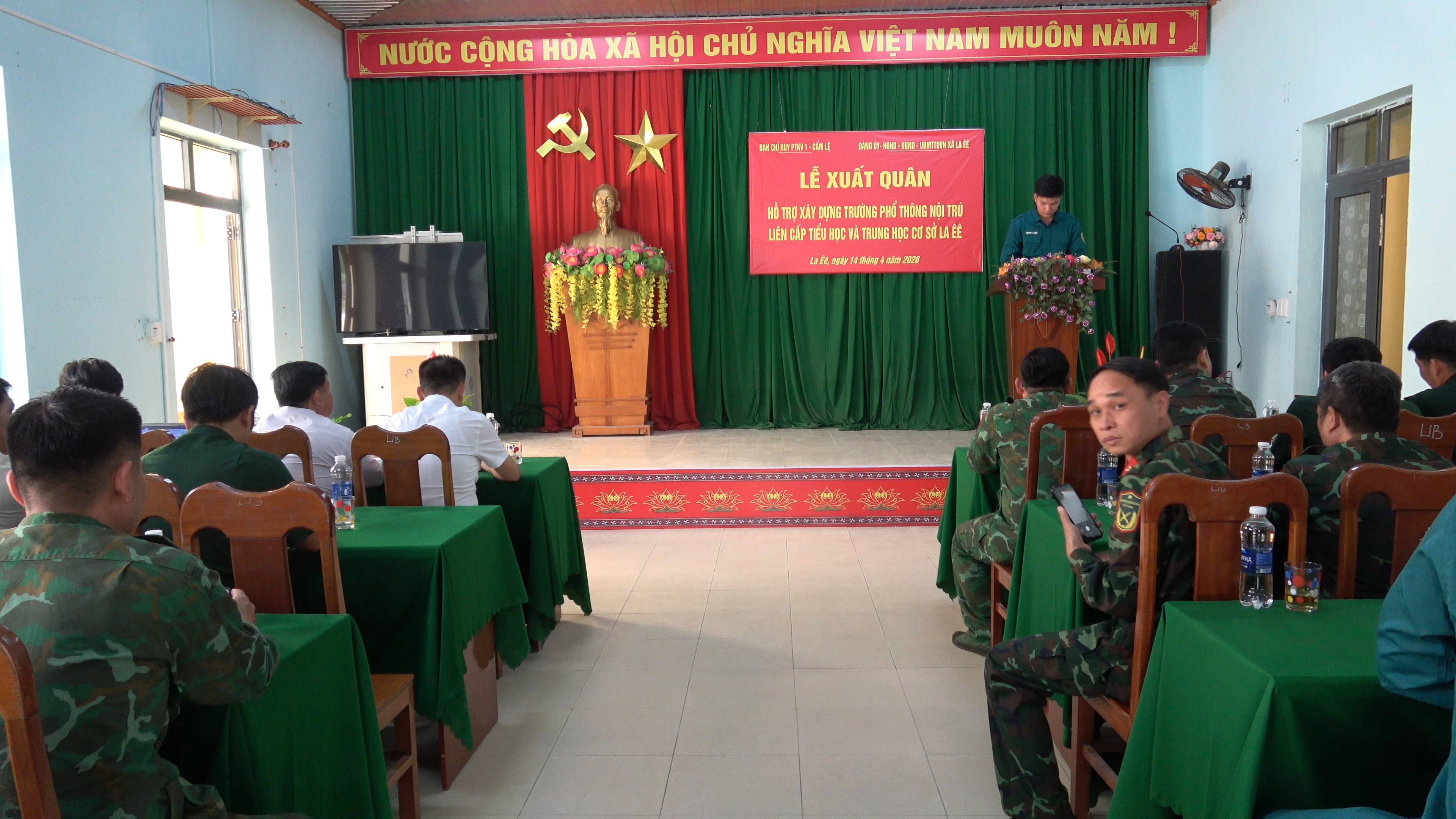 XUẤT QUÂN XÂY DỰNG TRƯỜNG NỘI TRÚ LIÊN CẤP TẠI LA ÊÊ: QUYẾT TÂM HOÀN THÀNH TRƯỚC THỀM NĂM HỌC MỚI