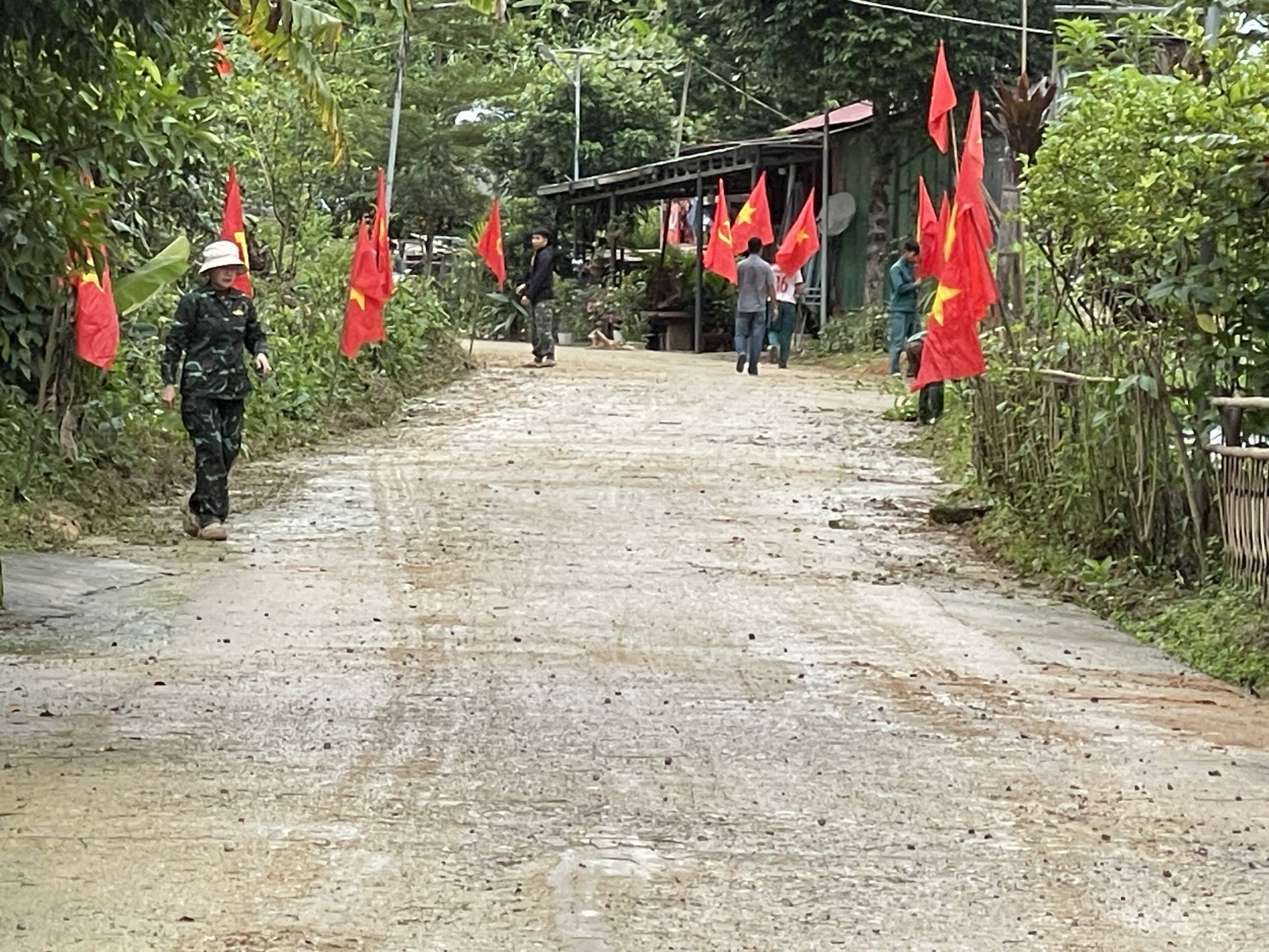 XÃ LA ÊÊ RA QUÂN TỔNG DỌN VỆ SINH, PHÁT ĐỘNG CÁC HOẠT ĐỘNG CHÀO MỪNG KỶ NIỆM 80 NĂM CÁCH MẠNG THÁNG TÁM VÀ QUỐC KHÁNH 2/9