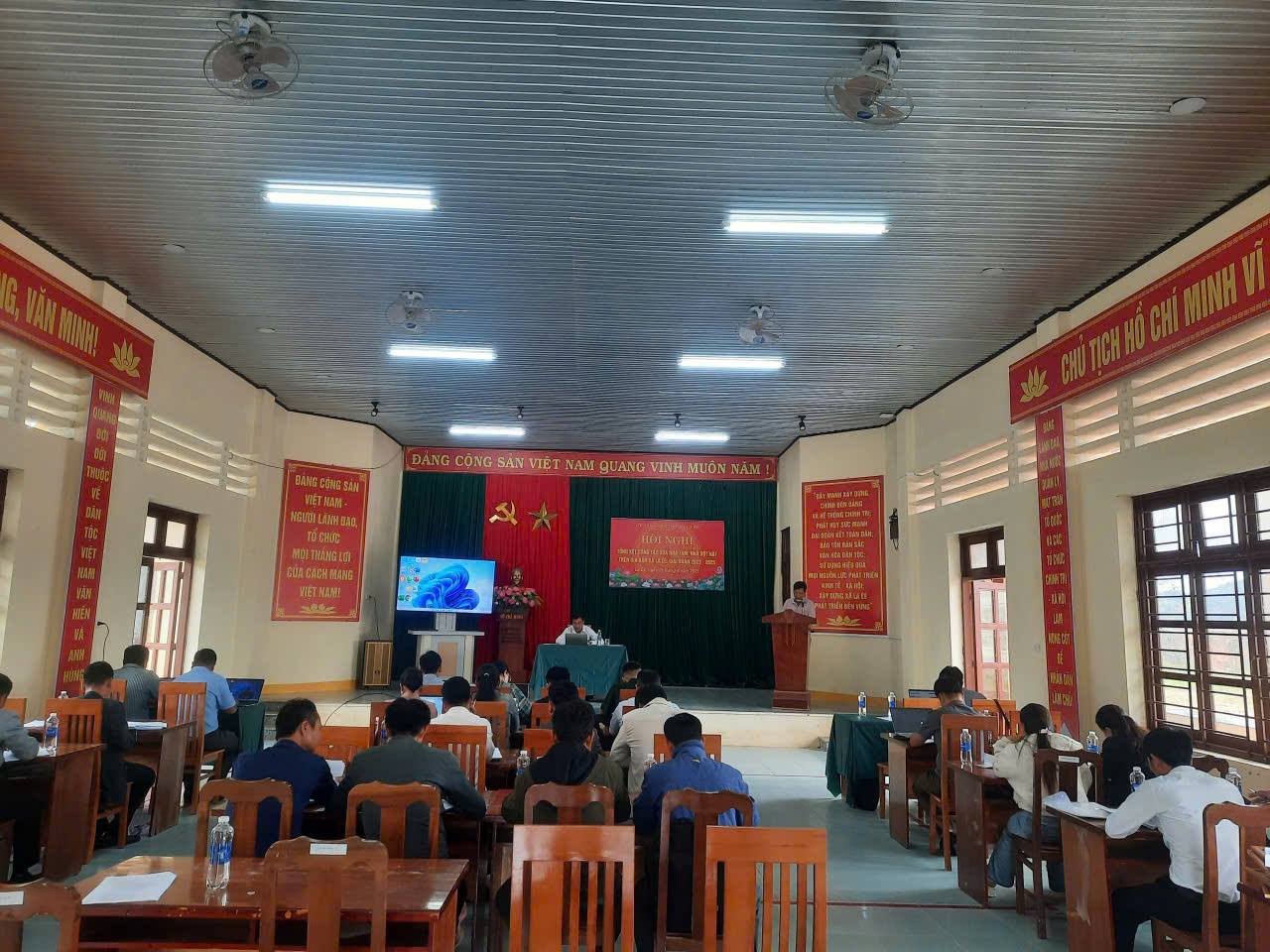 UBND XÃ LA ÊÊ TỔ CHỨC HỘI NGHỊ TỔNG KẾT CÔNG TÁC XÓA NHÀ TẠM, NHÀ DỘT NÁT GIAI ĐOẠN 2023 – 2025