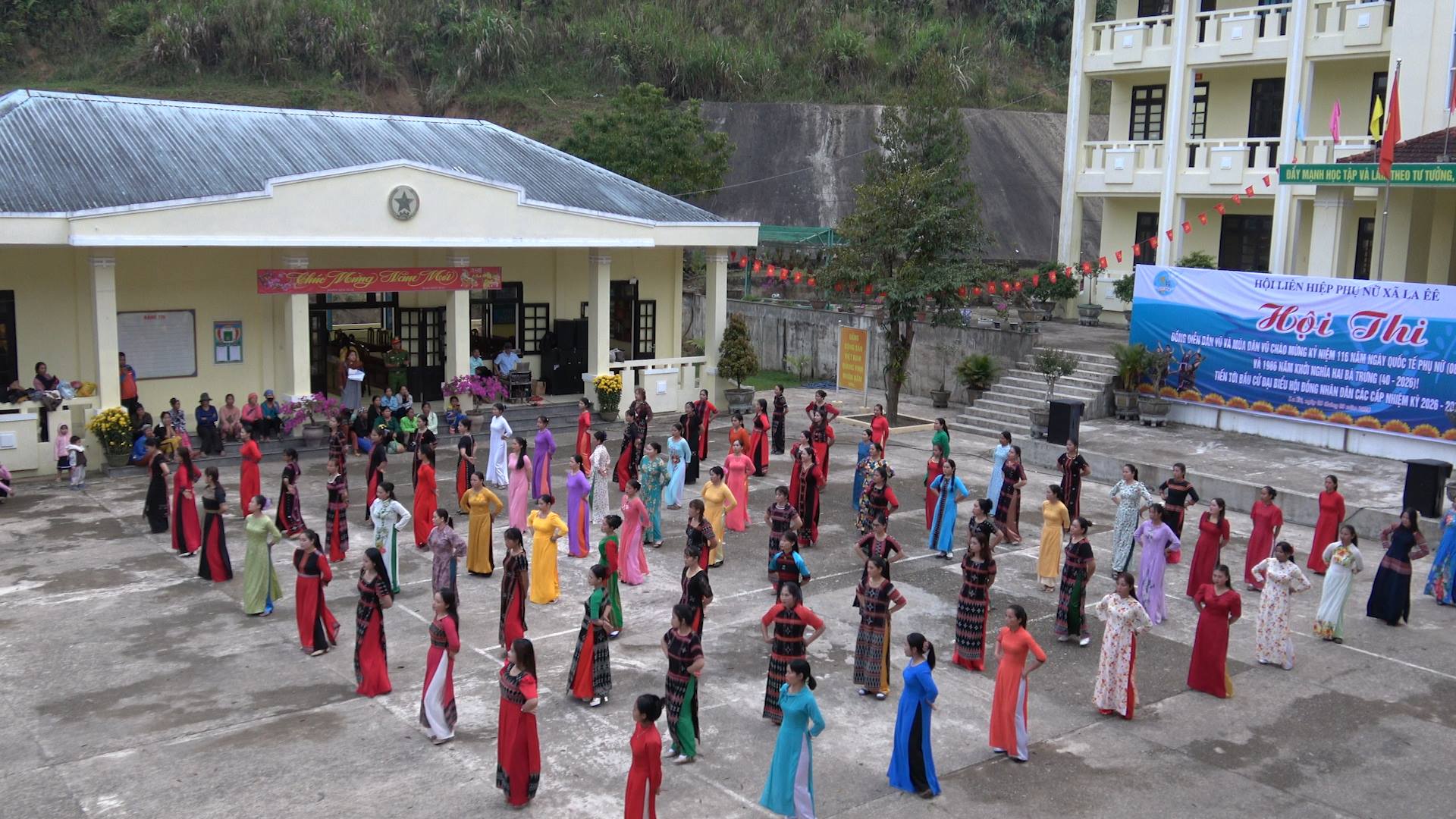 HỘI LHPN XÃ LA ÊÊ SÔI NỔI HOẠT ĐỘNG CHÀO MỪNG NGÀY QUỐC TẾ PHỤ NỮ 8/3