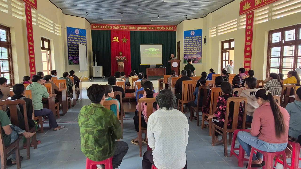 TẬP HUẤN KỸ THUẬT TRỒNG TRỌT, CHĂN NUÔI GẮN VỚI PHÁT TRIỂN SINH KẾ BỀN VỮNG VÙNG ĐỒNG BÀO DÂN TỘC THIỂU SỐ XÃ LA ÊÊ