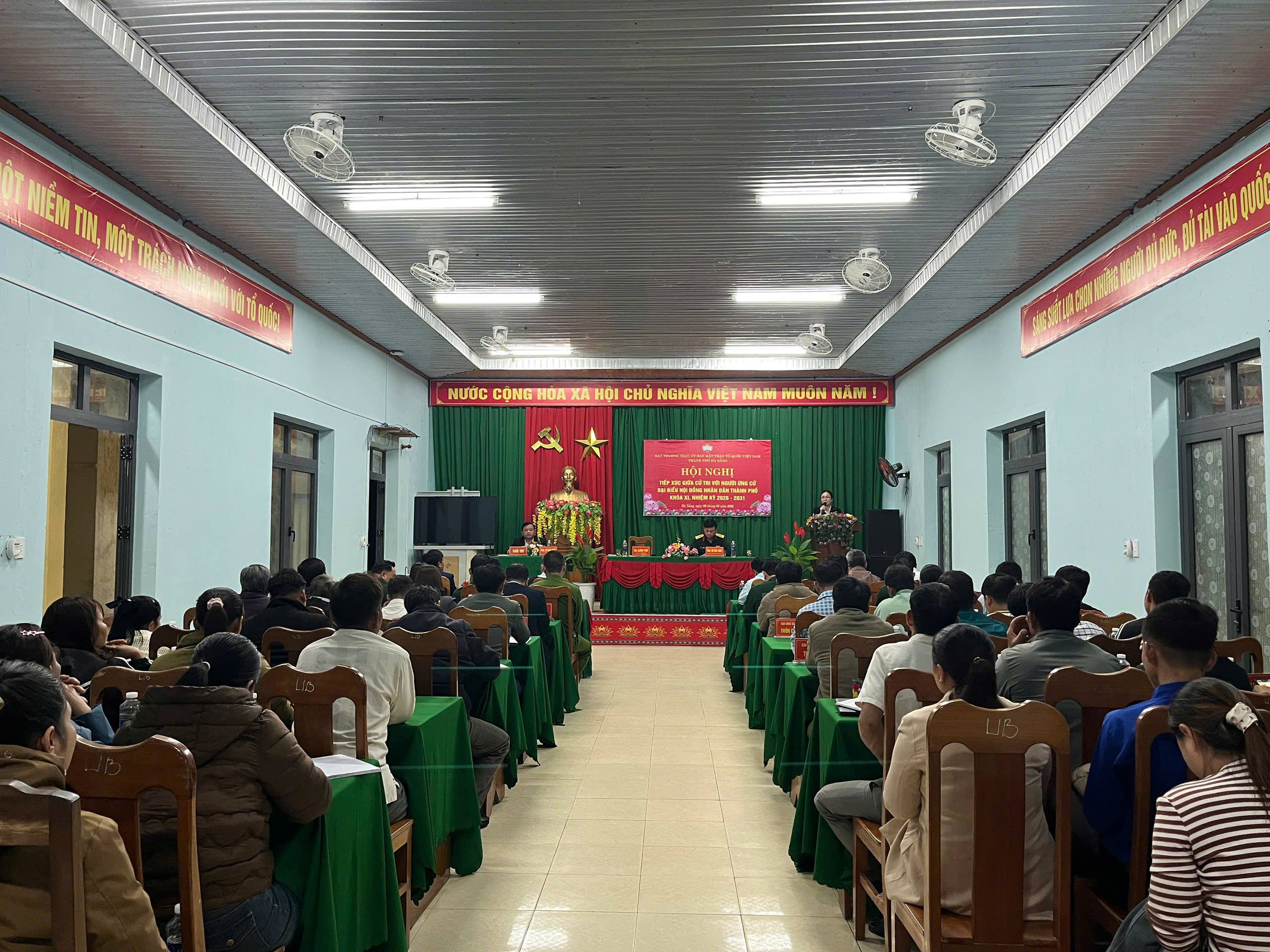 HỘI NGHỊ TIẾP XÚC CỬ TRI ĐỂ NGƯỜI ỨNG CỬ ĐẠI BIỂU HĐND THÀNH PHỐ ĐÀ NẴNG KHÓA XI VẬN ĐỘNG BẦU CỬ TẠI XÃ LA ÊÊ