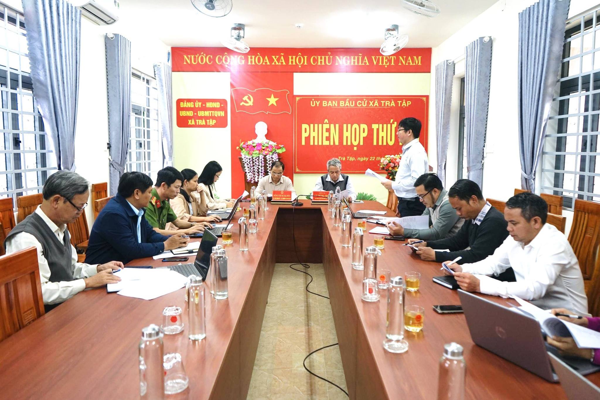 Xã Trà Tập tổ chức phiên họp thứ hai của Ủy ban bầu cử, triển khai công tác chuẩn bị bầu cử HĐND và Quốc hội