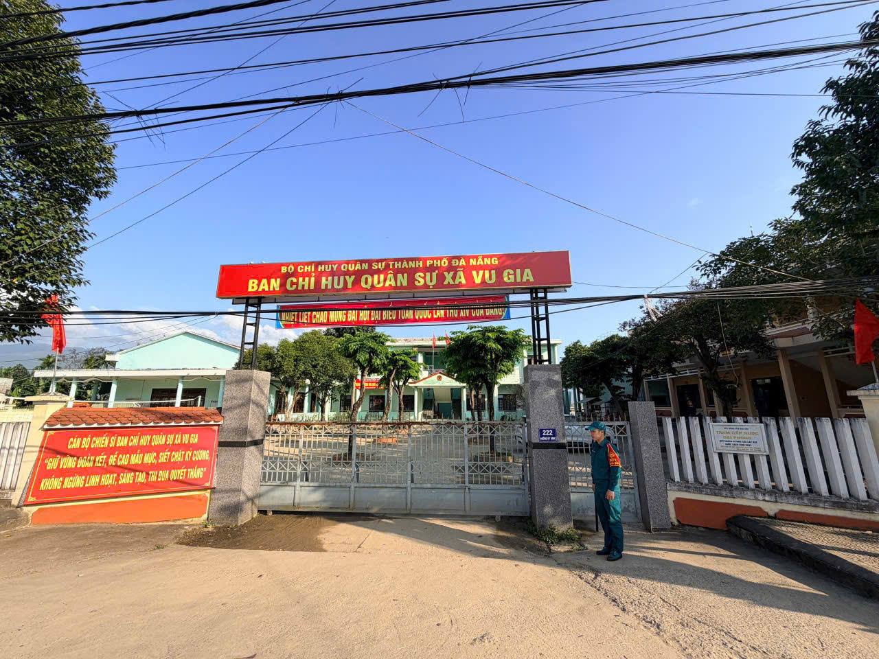 BCHQS XÃ VU GIA RỰC RỠ SẮC CỜ CHÀO MỪNG ĐẠI HỘI ĐẠI BIỂU TOÀN QUỐC LẦN THỨ XIV CỦA ĐẢNG